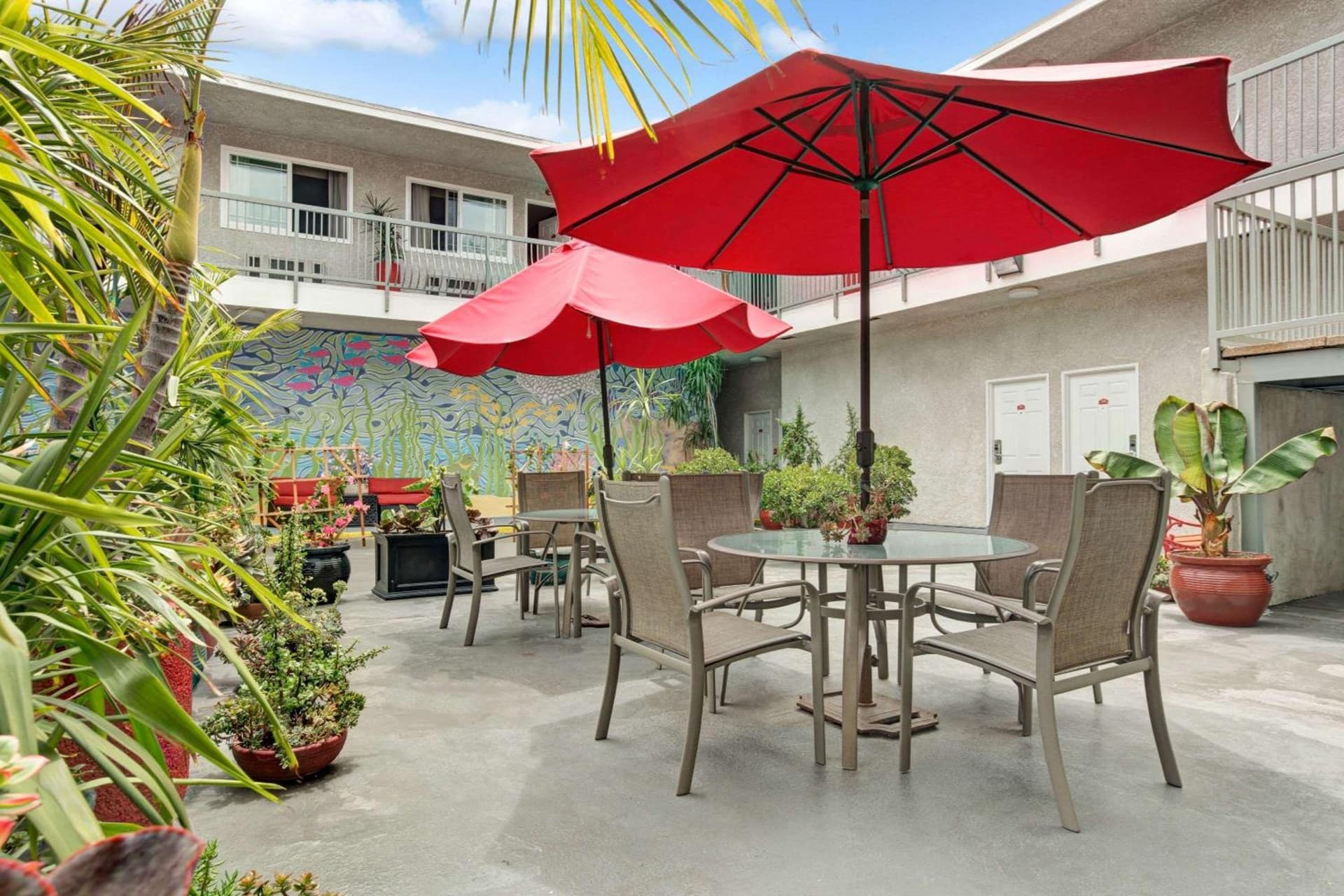 Ramada by Wyndham Redondo Beach property views in Redondo Beach, CA — gallery photo 3