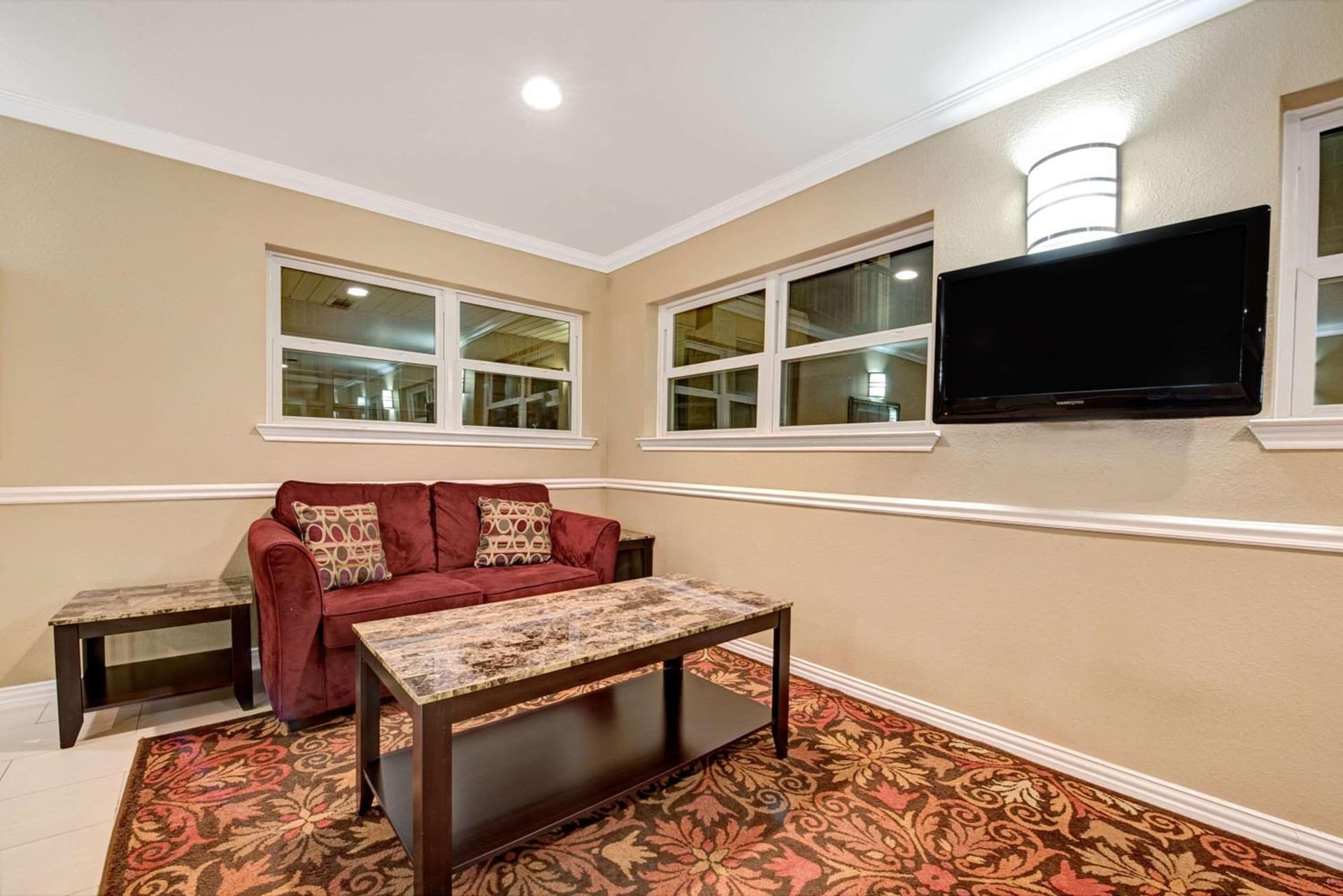 Super 8 by Wyndham Richardson Dallas interior in Richardson, TX — gallery photo 2