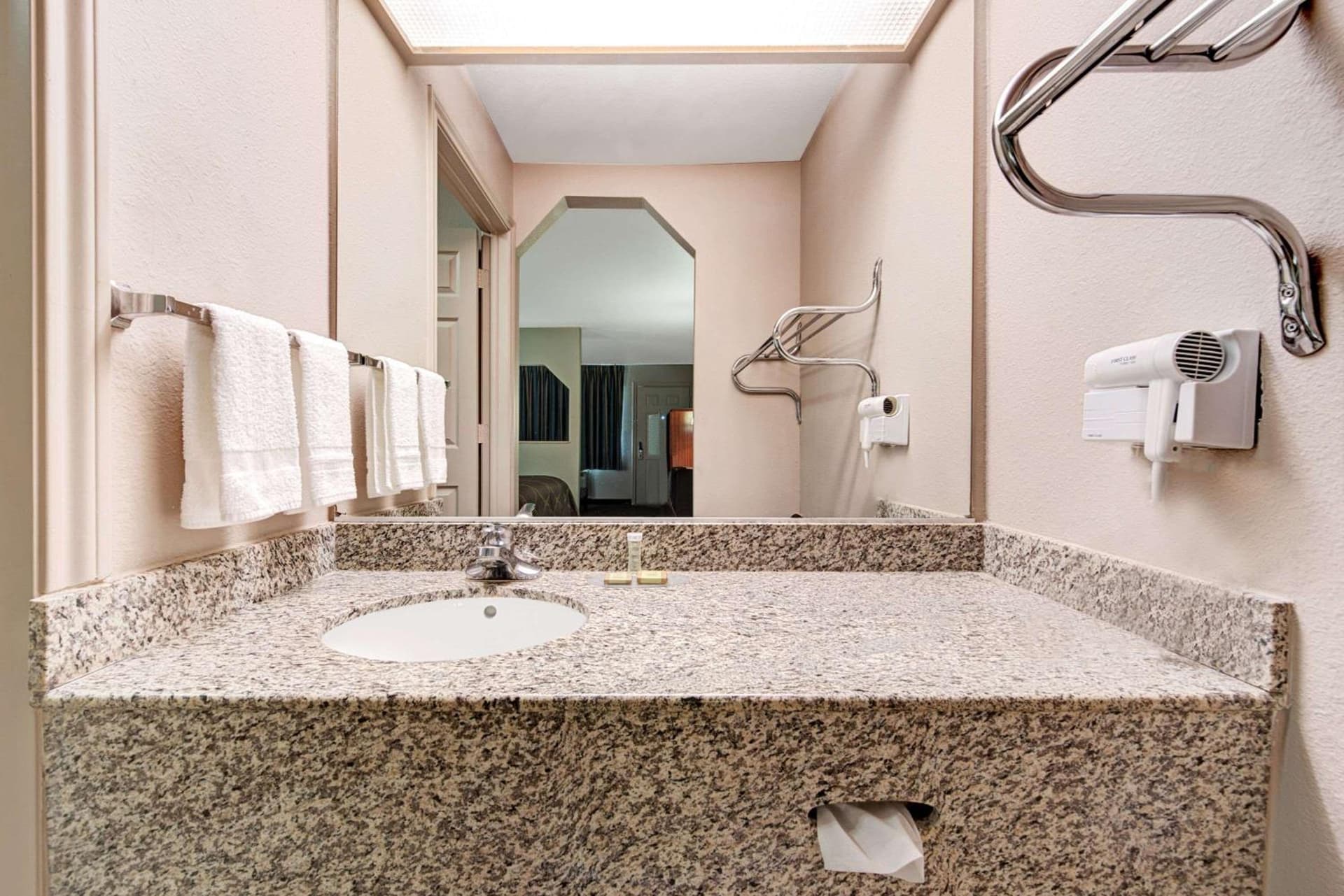 Super 8 by Wyndham Richardson Dallas interior in Richardson, TX — gallery photo 2