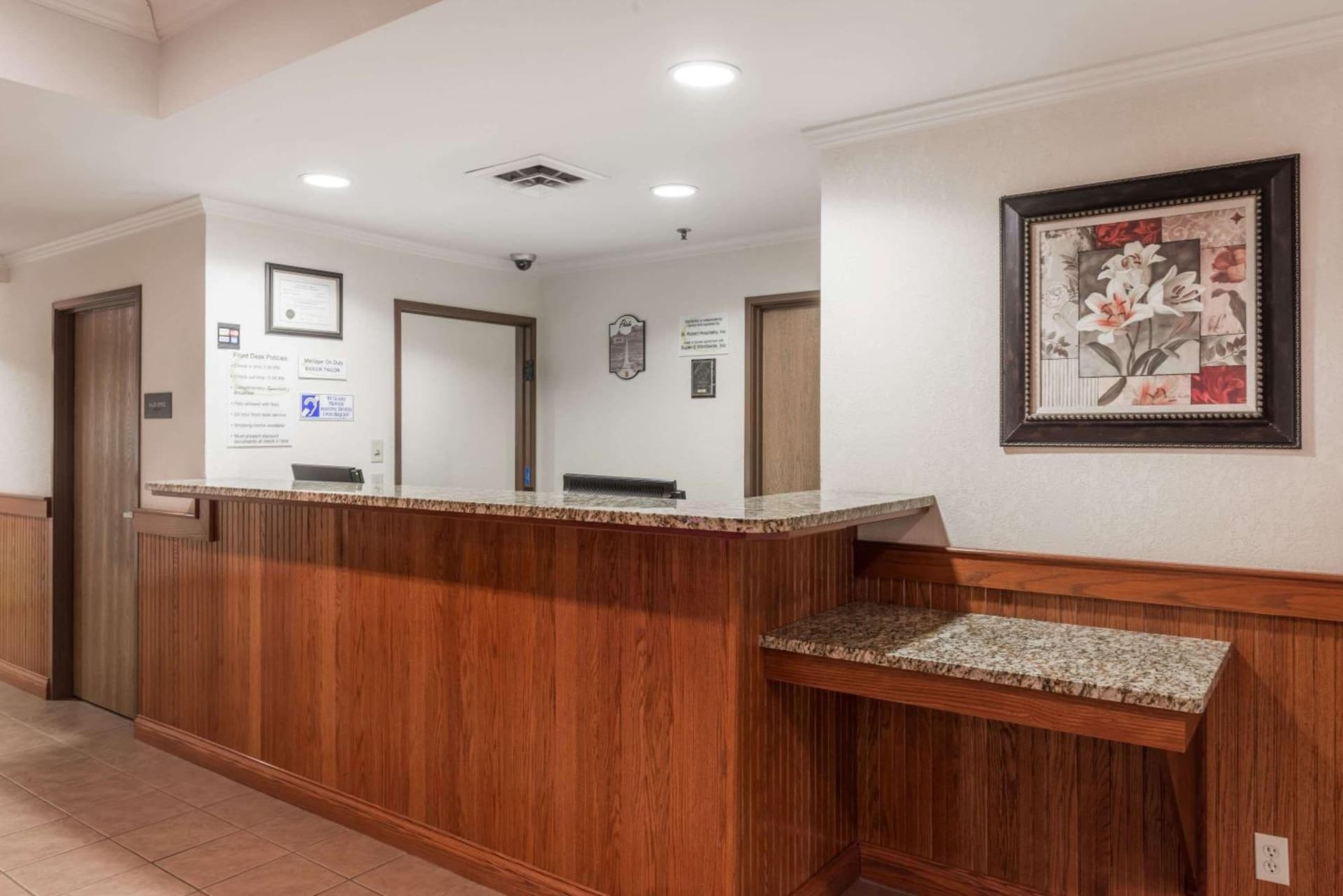 Super 8 by Wyndham St Robert Ft Leonard Wood Area property views in Saint Robert, MO — gallery photo 3