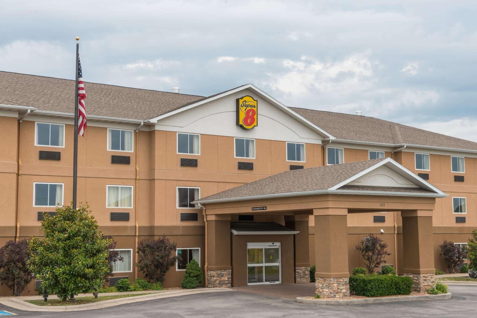 Super 8 by Wyndham St Robert Ft Leonard Wood Area featured exterior or lobby in Saint Robert, MO — similar hotel