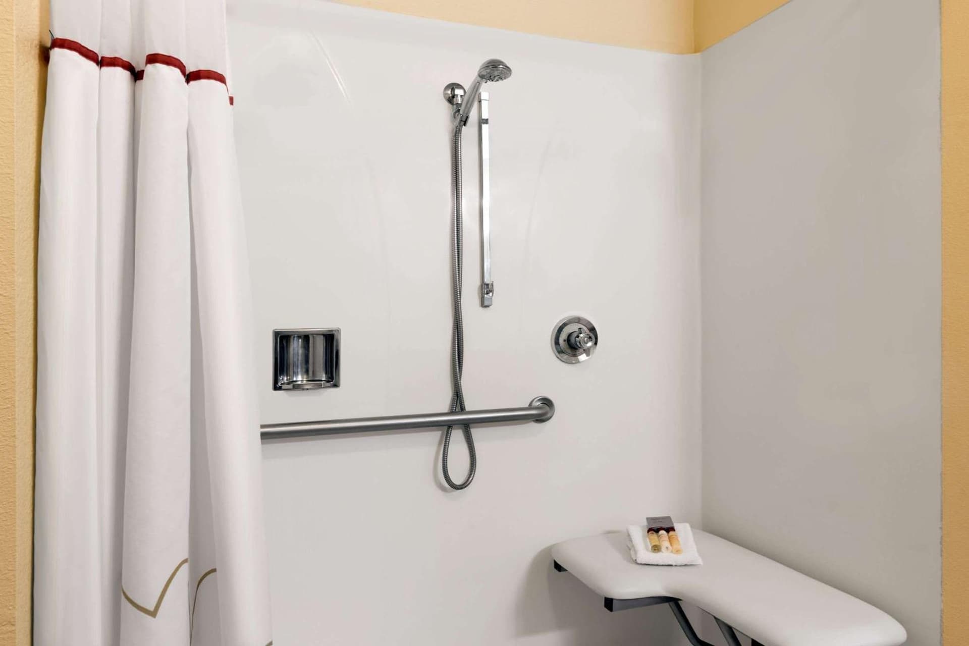 Hawthorn Suites by Wyndham Rancho Cordova/Folsom gallery photo in Rancho Cordova, CA — image 24