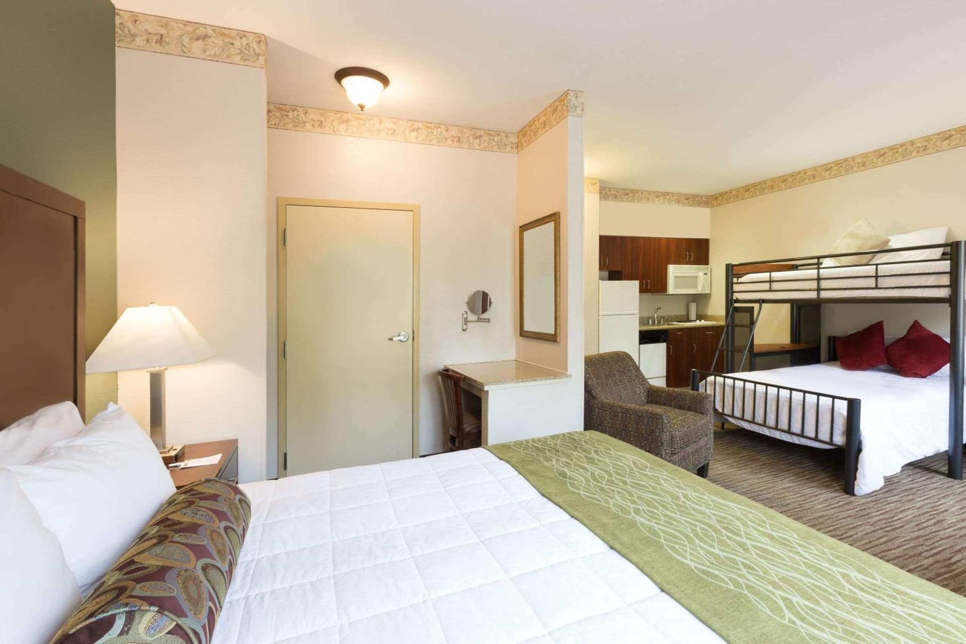 Hawthorn Suites by Wyndham Rancho Cordova/Folsom gallery photo in Rancho Cordova, CA — image 6