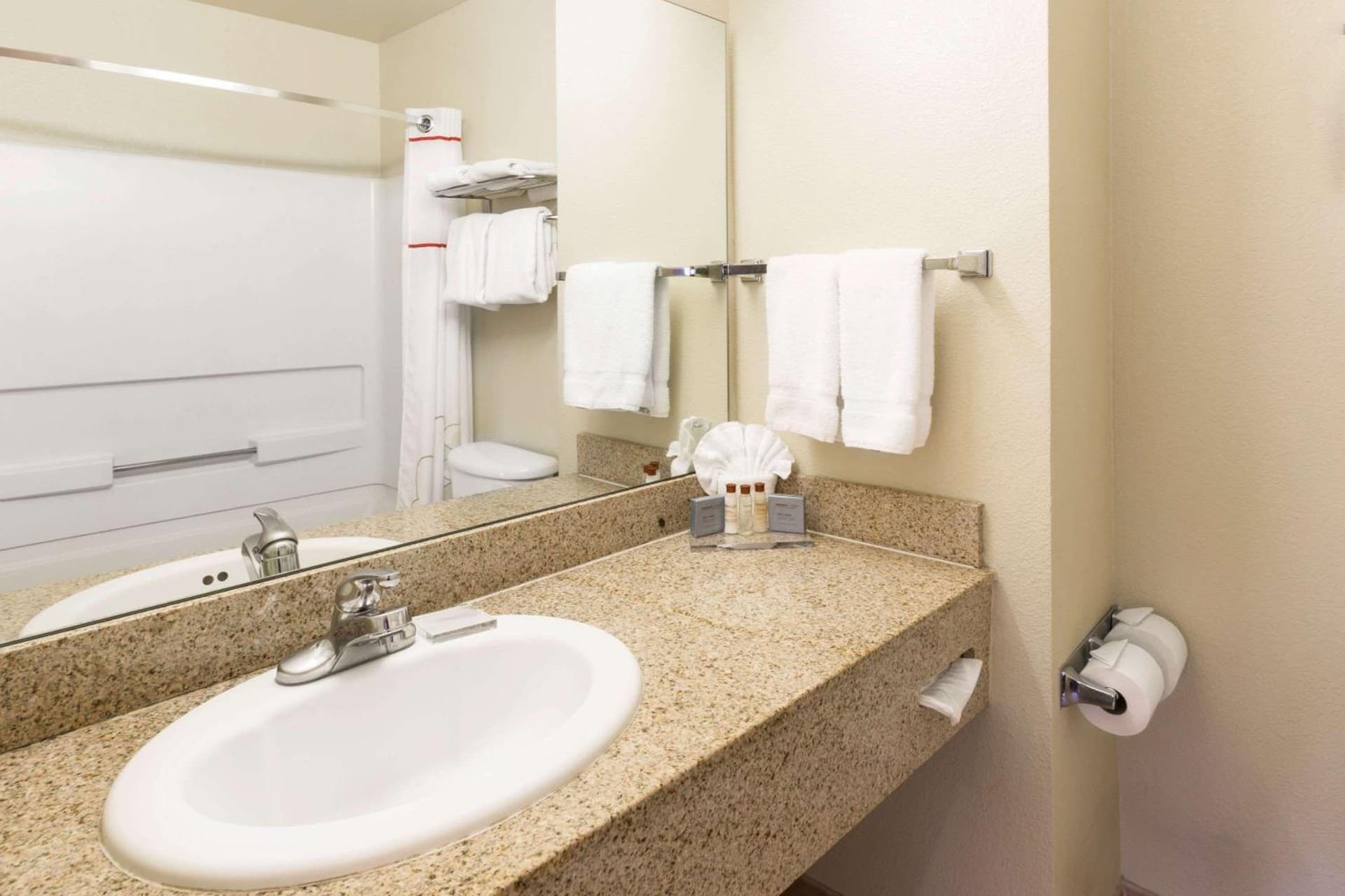 Hawthorn Suites by Wyndham Rancho Cordova/Folsom gallery photo in Rancho Cordova, CA — image 14