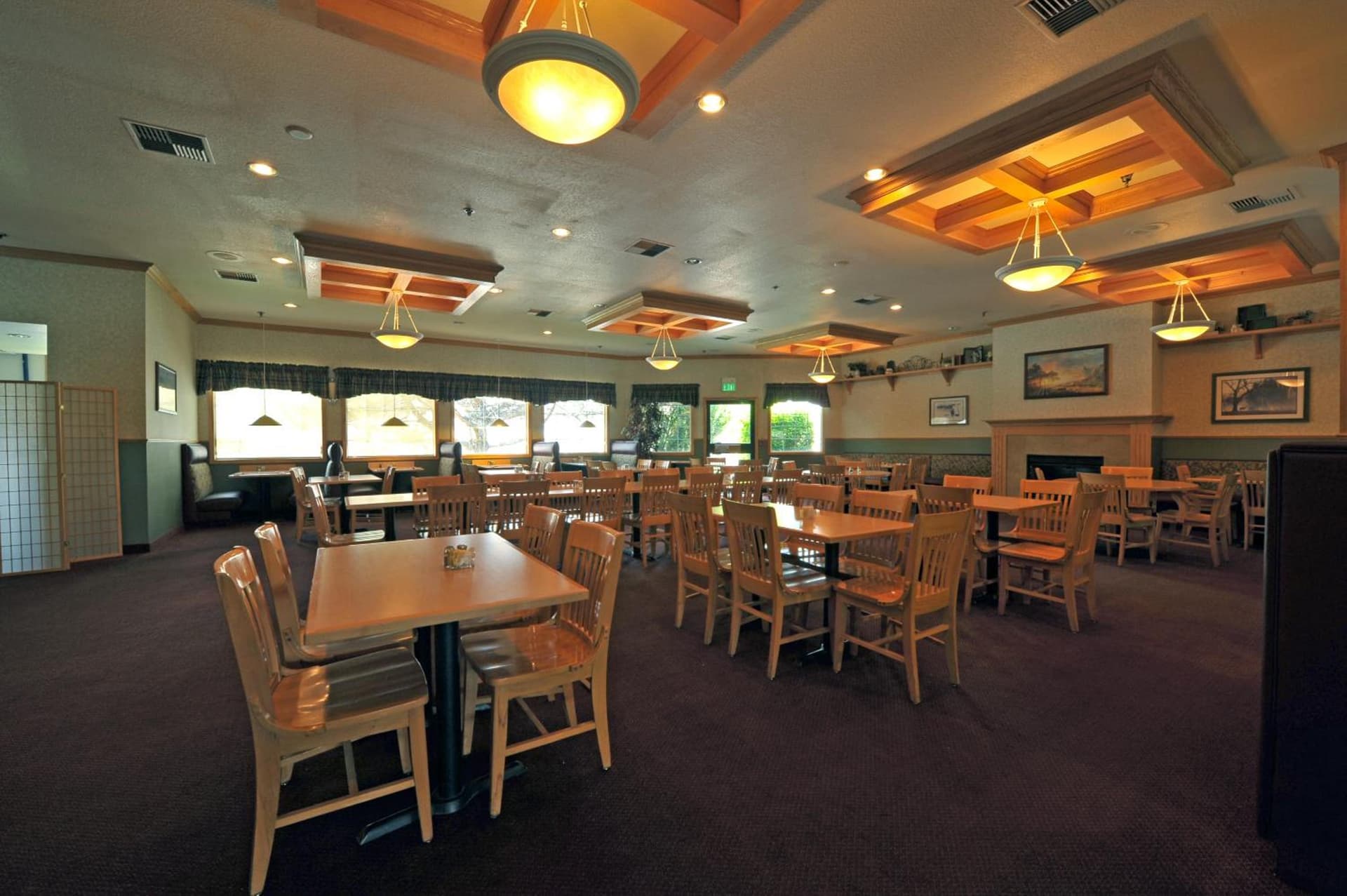 Shilo Inn Suites Hotel - Nampa Suites property views in Nampa, ID — gallery photo 3