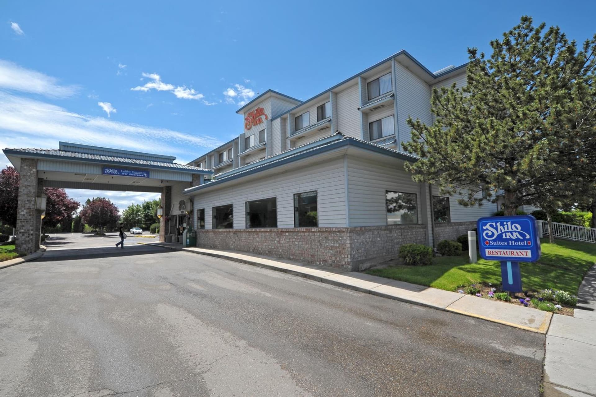 Shilo Inn Suites Hotel - Nampa Suites interior in Nampa, ID — gallery photo 2