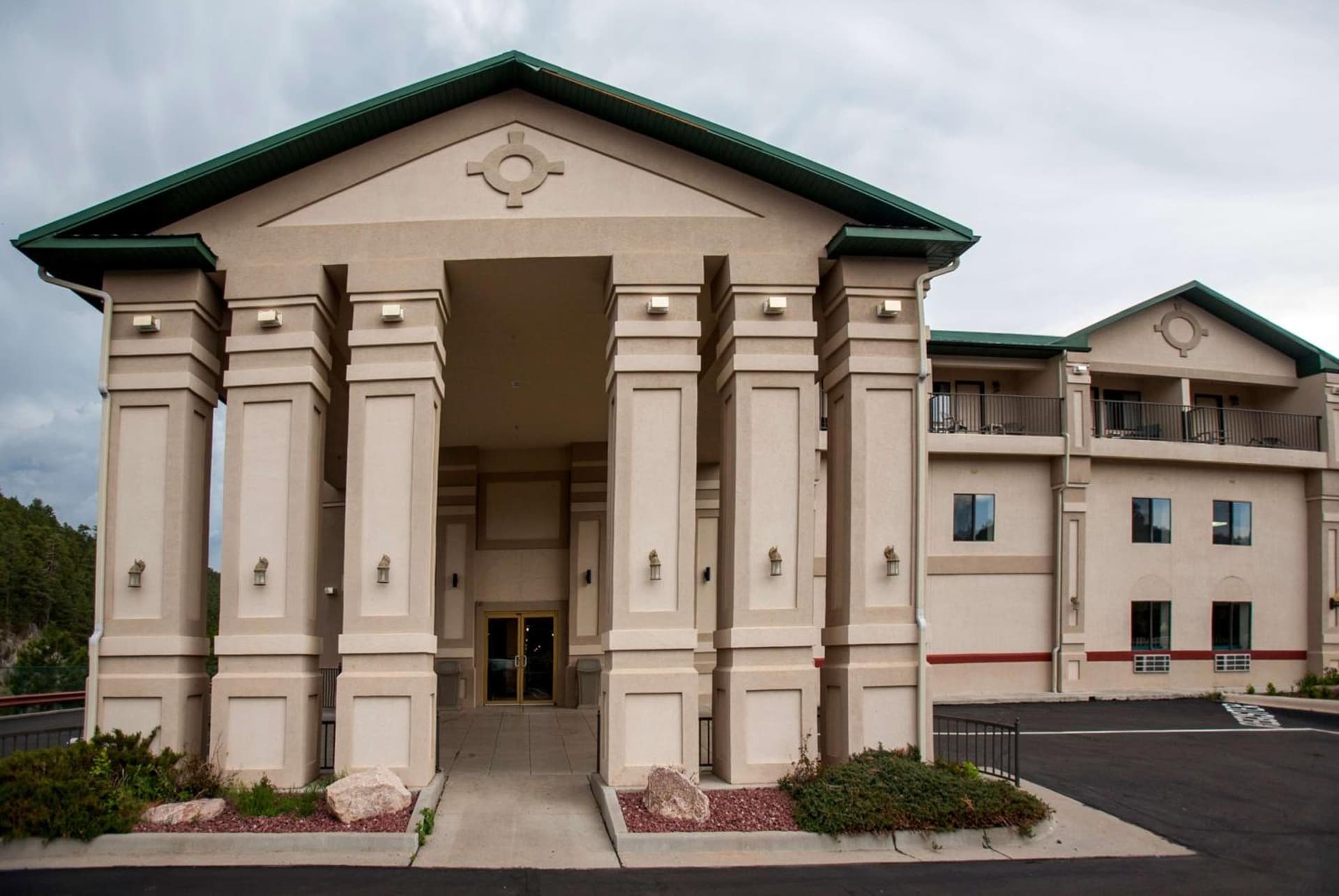 Baymont by Wyndham Keystone Near Mt. Rushmore featured exterior or lobby in Keystone, SD — similar hotel