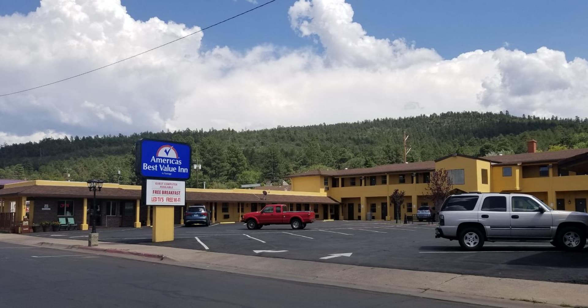 Americas Best Value Inn-Williams/Grand Canyon featured exterior or lobby in Williams, AZ — similar hotel