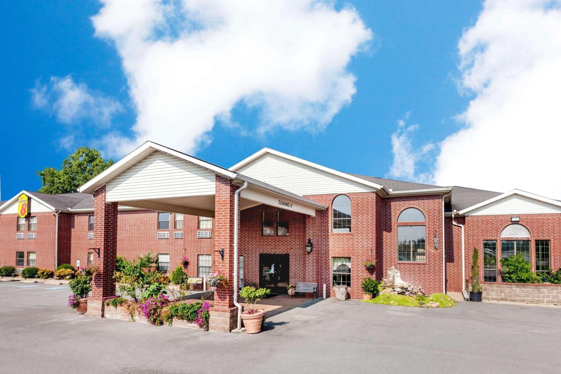 Super 8 by Wyndham Pine Bluff featured exterior or lobby in Pine Bluff, AR — similar hotel