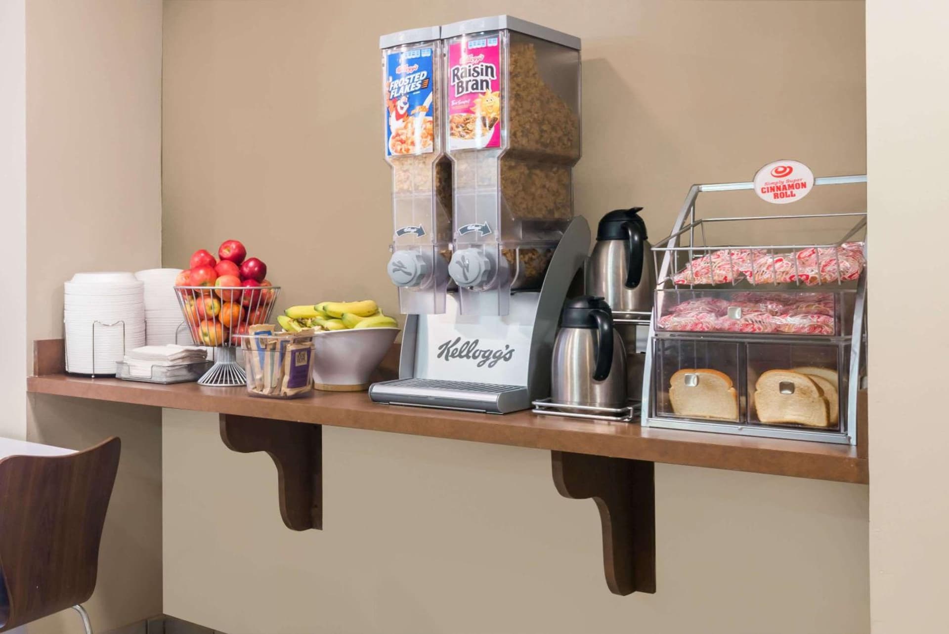 Super 8 by Wyndham Jasper interior in Jasper, IN — gallery photo 2
