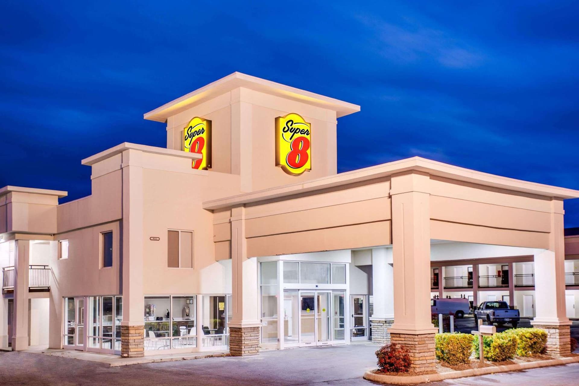 Super 8 by Wyndham Dalton interior in Dalton, GA — gallery photo 2