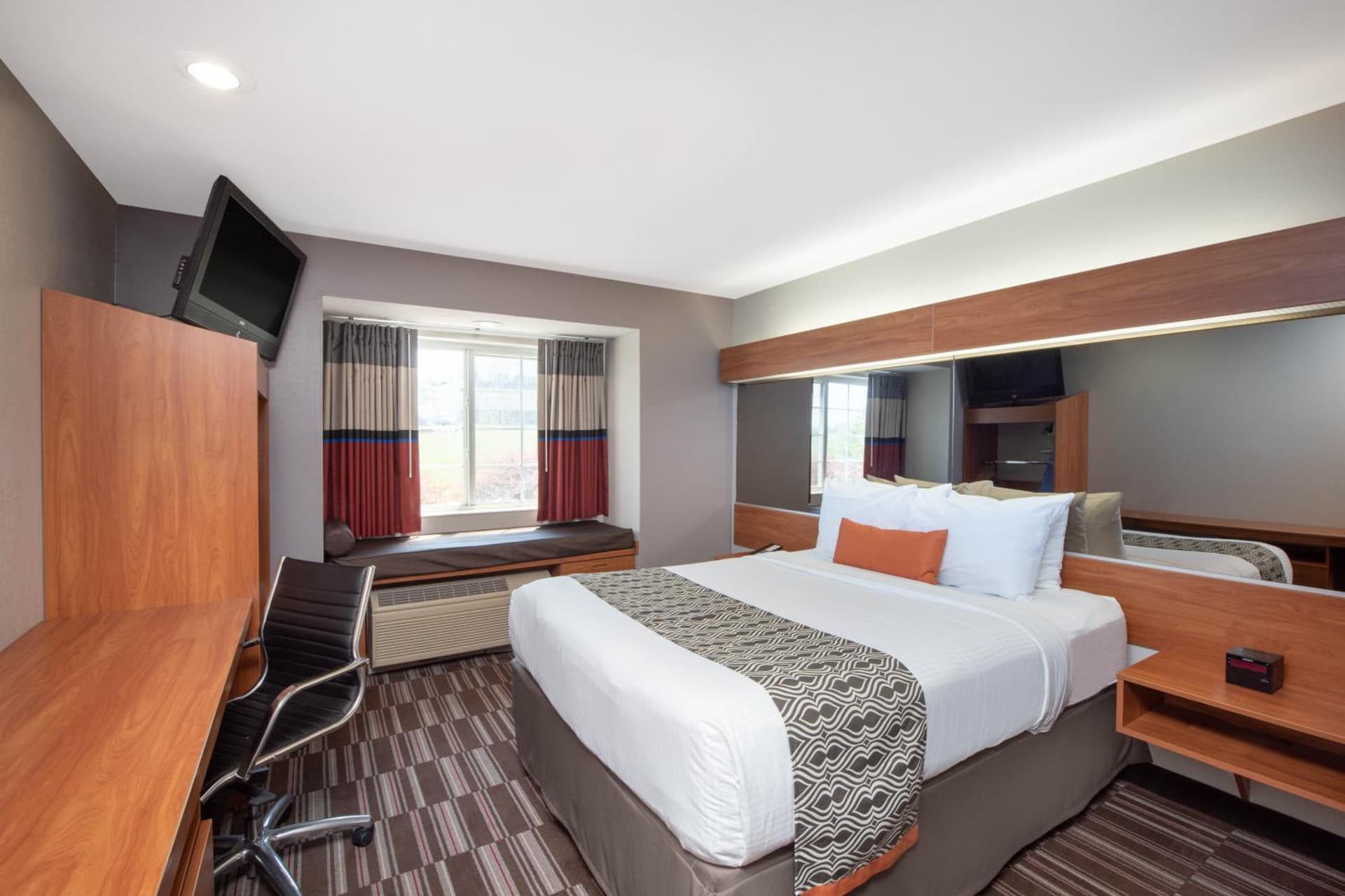 Microtel Inn & Suites by Wyndham Springfield gallery photo in Springfield, IL — image 5