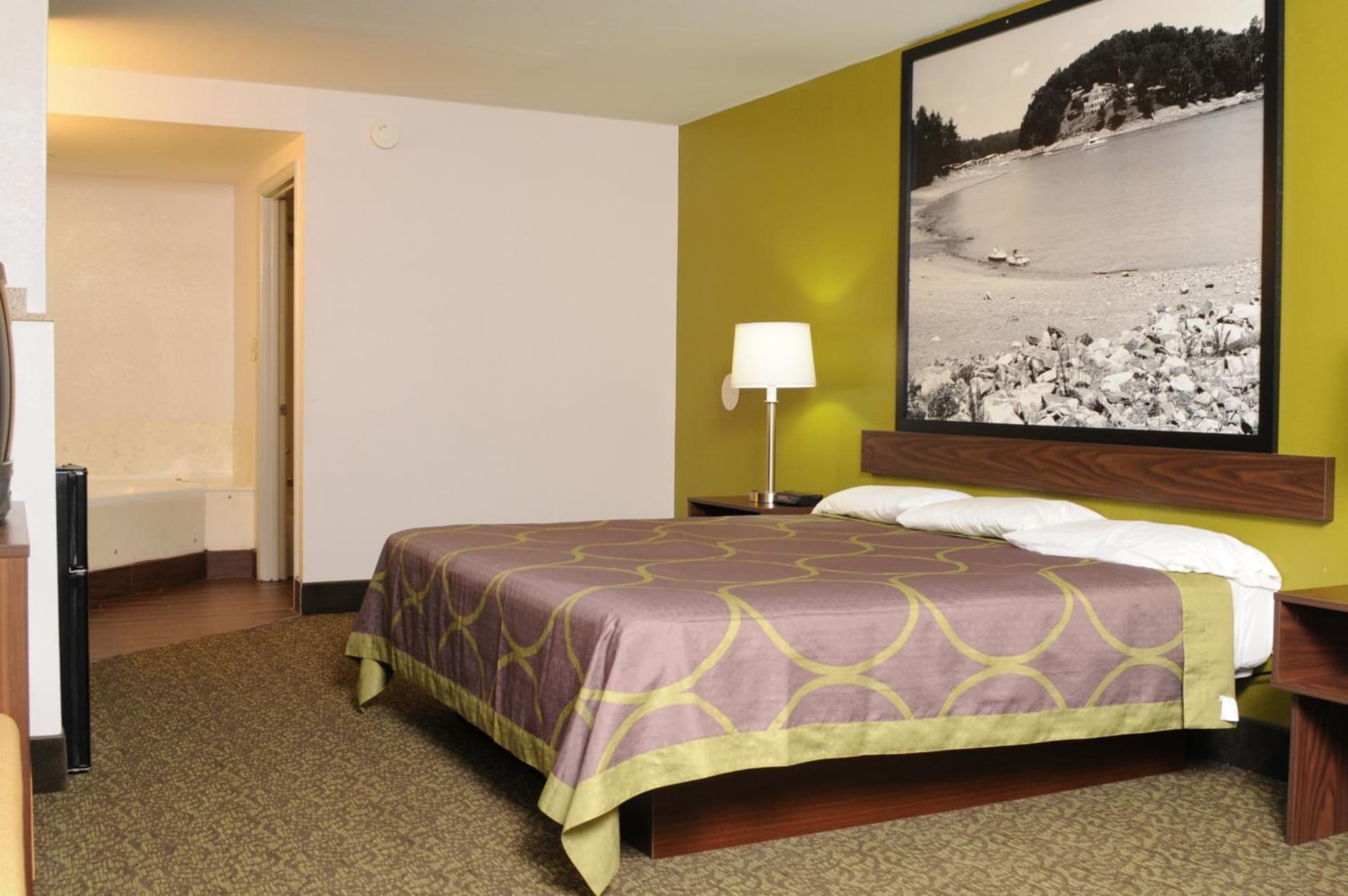 Super 8 by Wyndham Gainesville gallery photo in Gainesville, GA — image 23