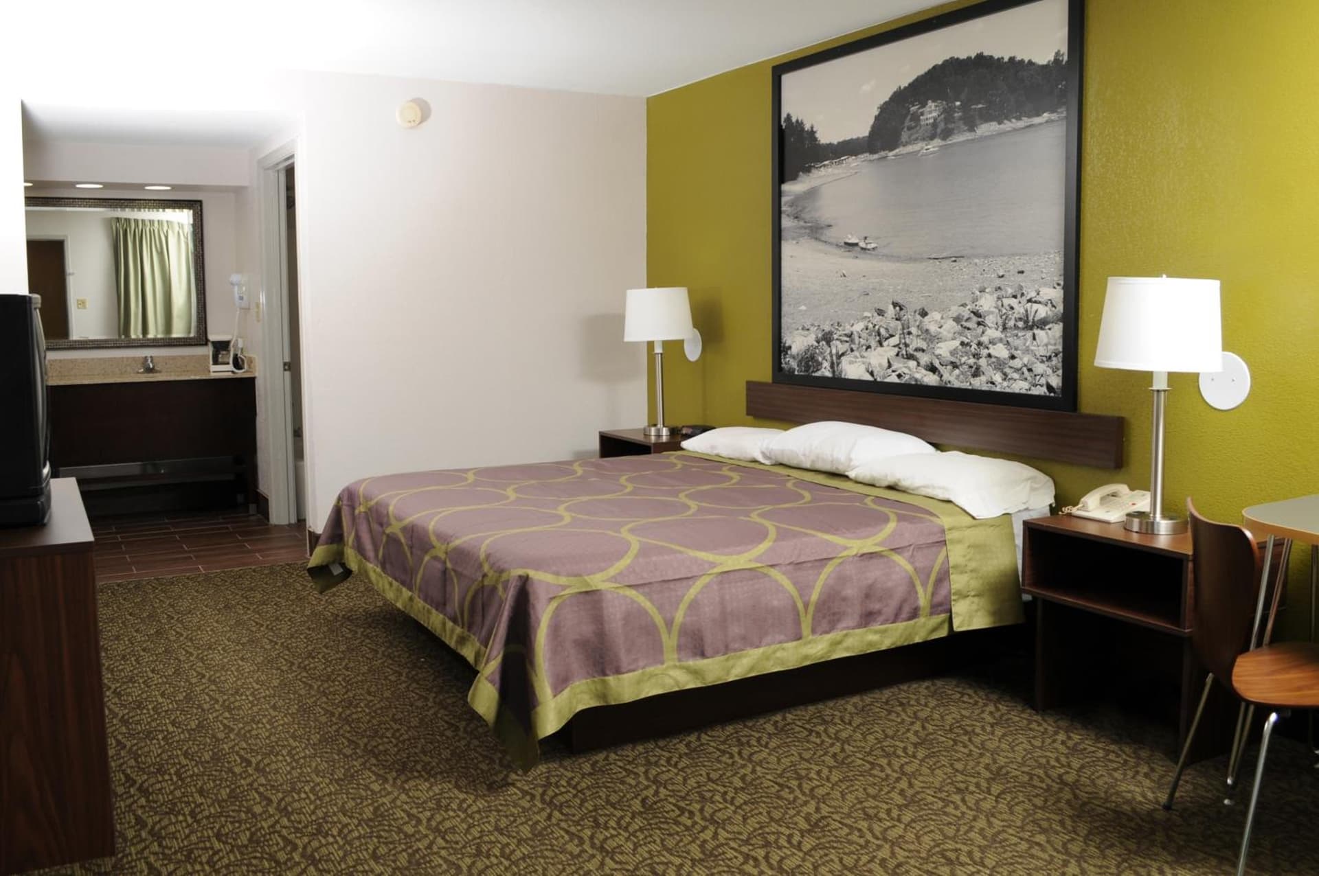Super 8 by Wyndham Gainesville gallery photo in Gainesville, GA — image 28