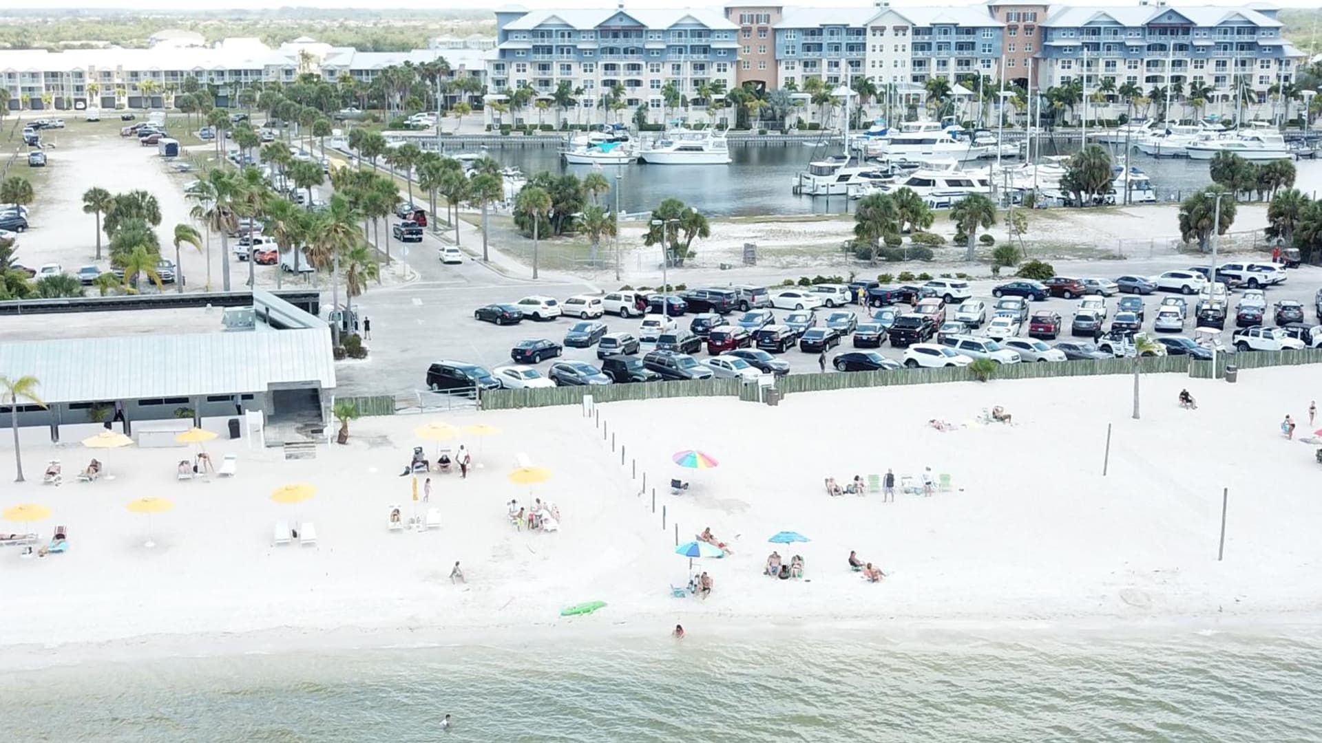 TAMPA BAY, BEACH step away, WIFI, FREE PARKING,POOLS, JACUZZI gallery photo in Ruskin, FL — image 31