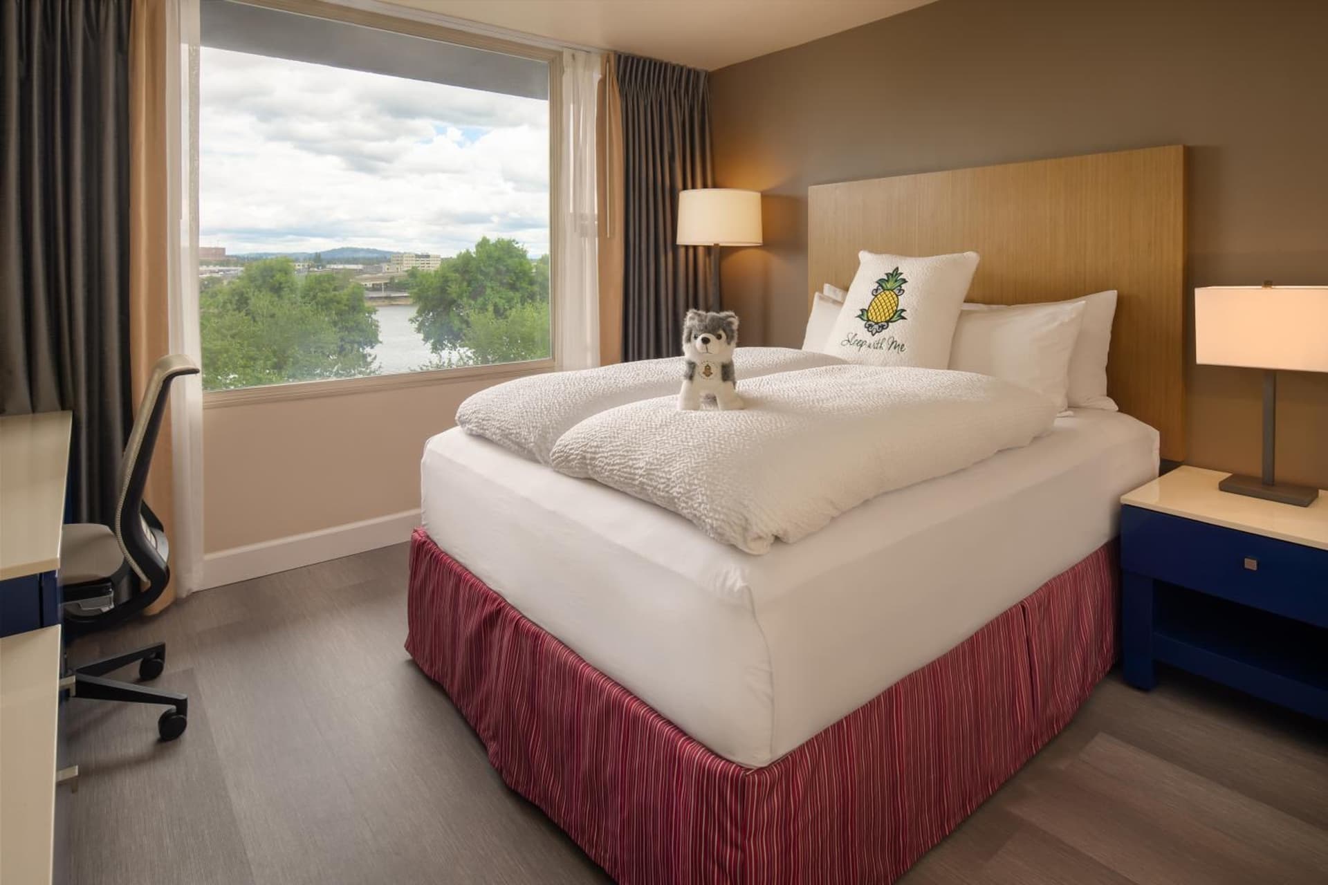 Staypineapple, Hotel Rose, Downtown Portland gallery photo in Portland, OR — image 26