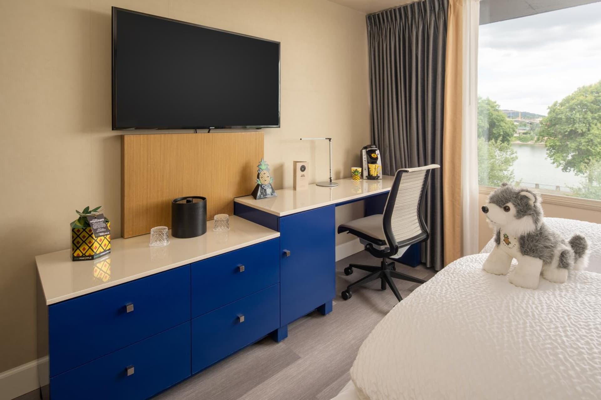 Staypineapple, Hotel Rose, Downtown Portland gallery photo in Portland, OR — image 45