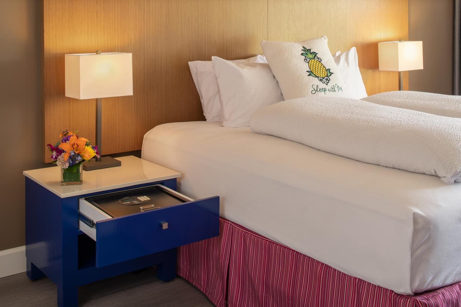 Staypineapple, Hotel Rose, Downtown Portland gallery photo in Portland, OR — image 17