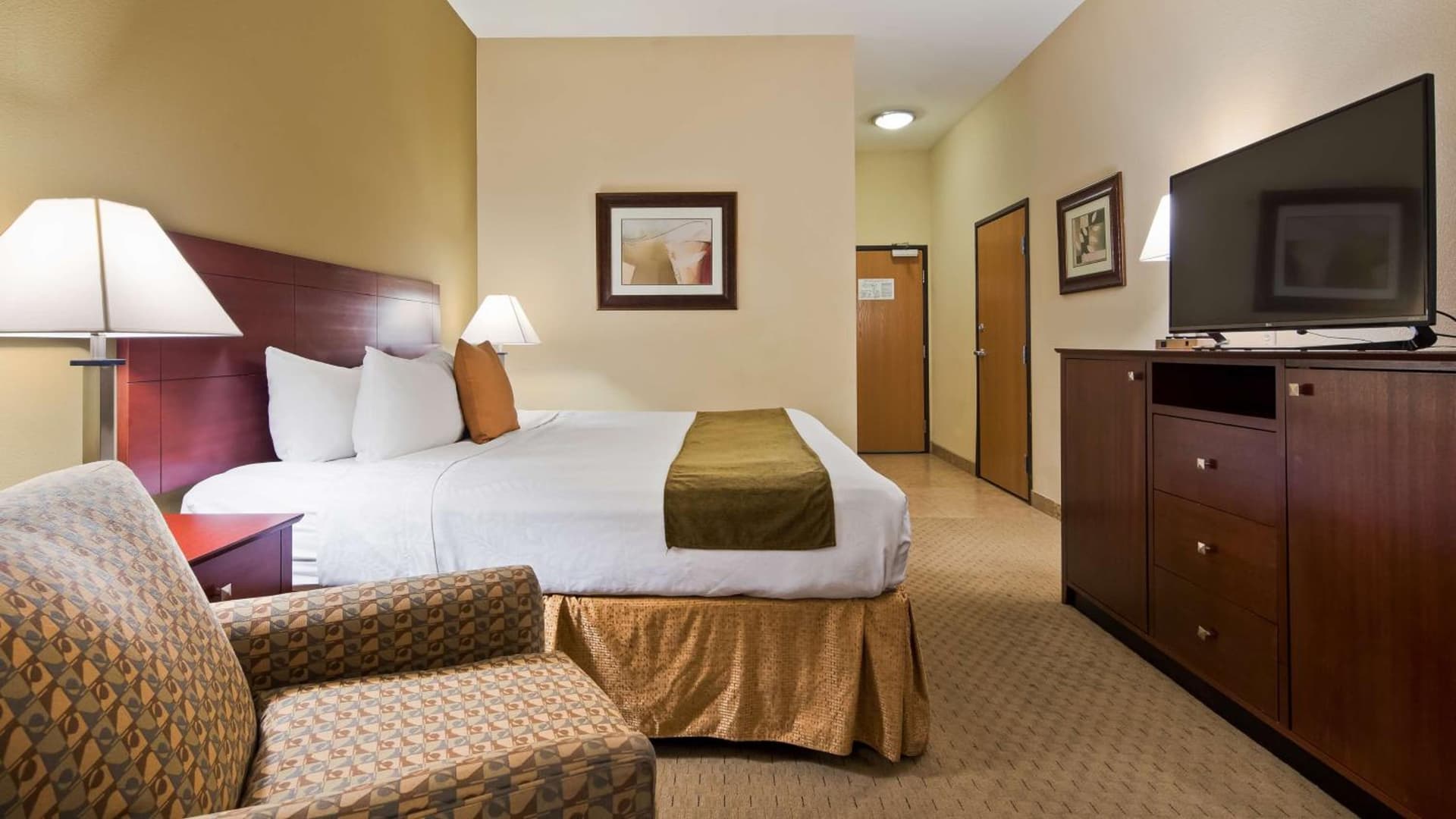 Best Western Plus Montezuma Inn and Suites property views in Las Vegas, NM — gallery photo 3