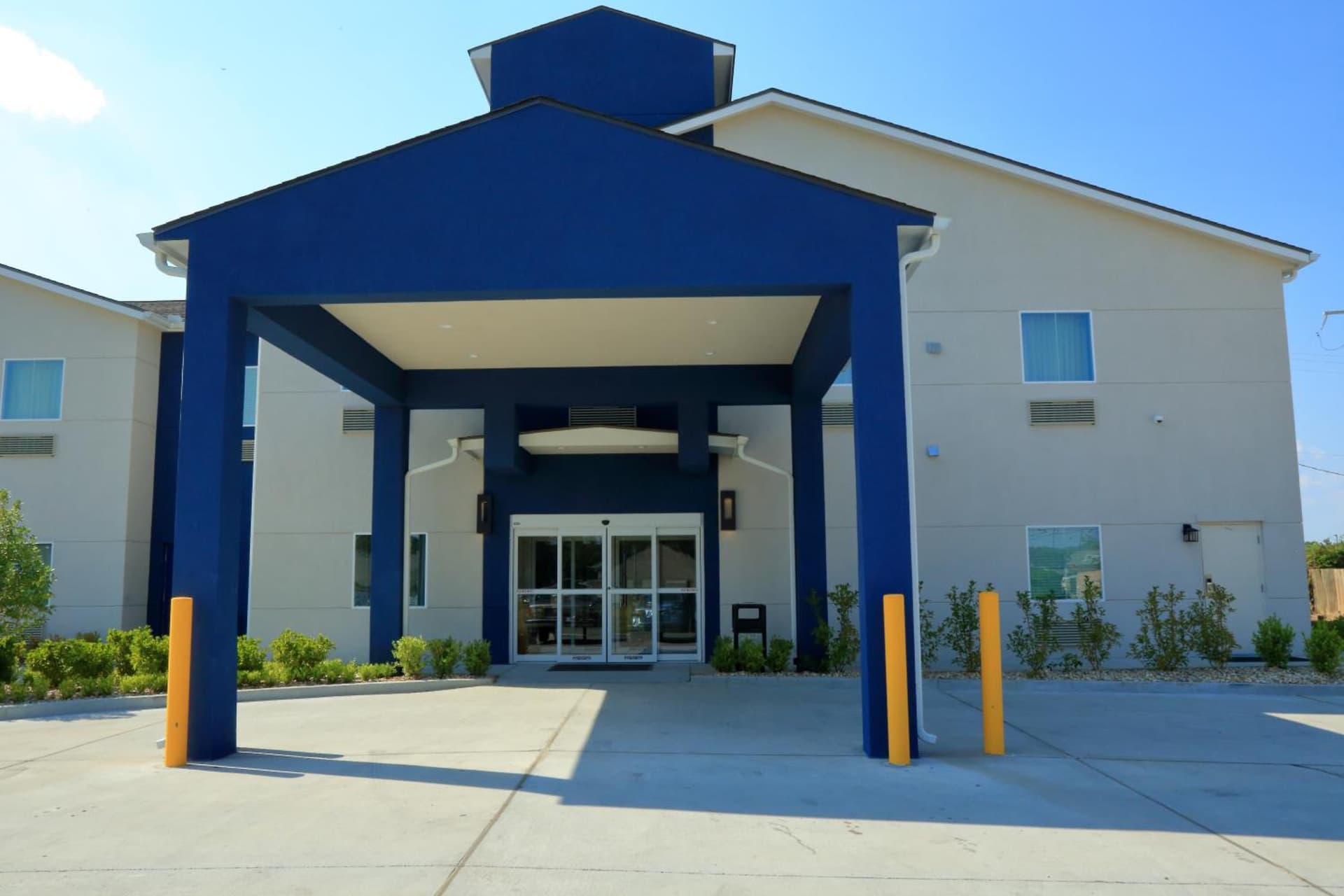 Americas Best Value Inn & Suites-Prairieville property views in Prairieville , LA — gallery photo 3