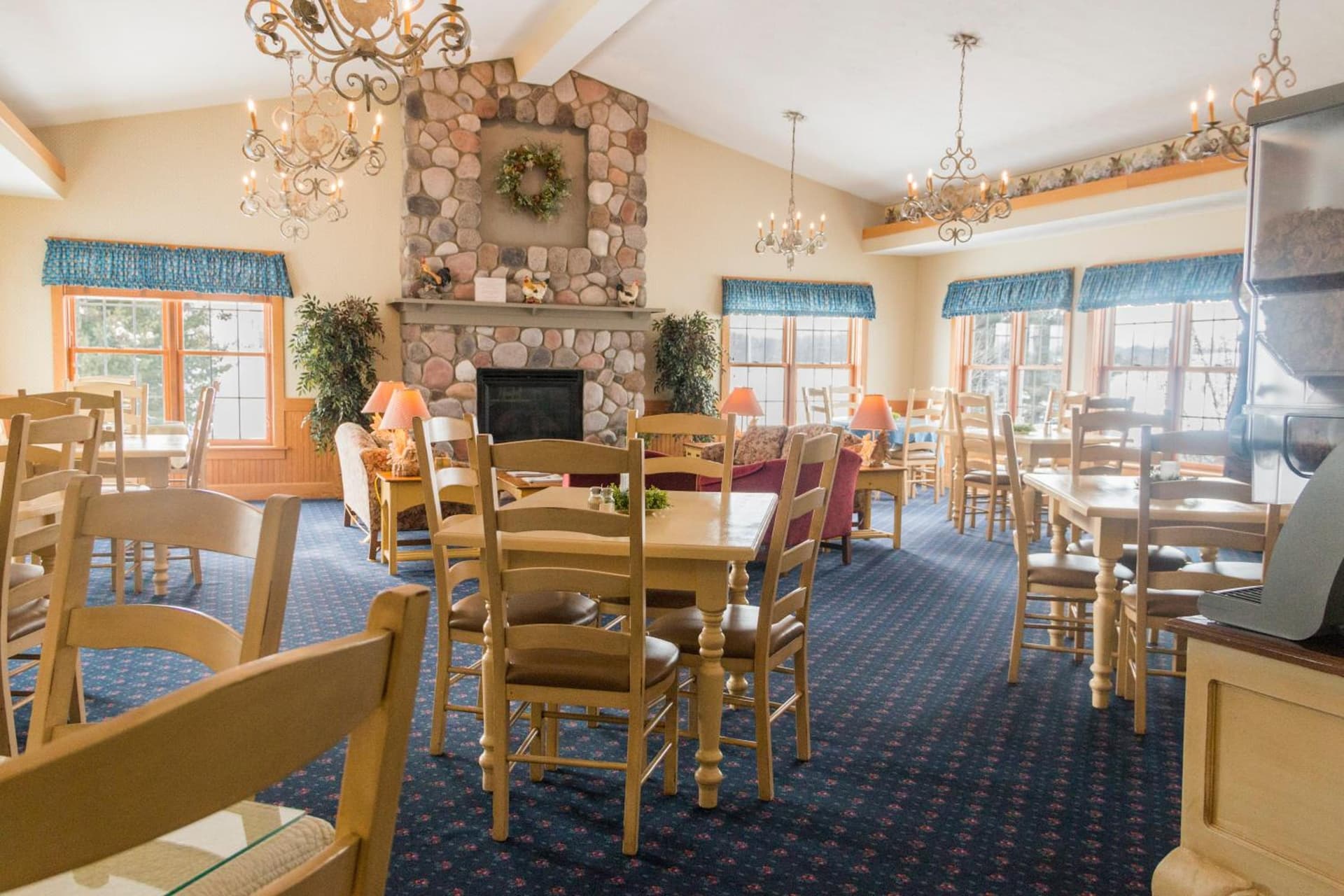 Essenhaus Inn & Conf. Center gallery photo in Middlebury, IN — image 48