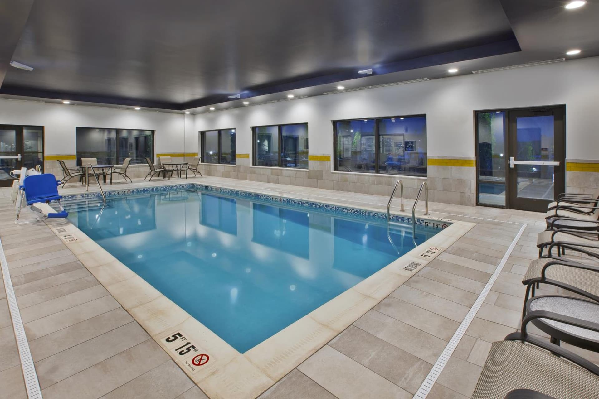Best Western Plus Cranberry-Pittsburgh North interior in Cranberry Township — gallery photo 2