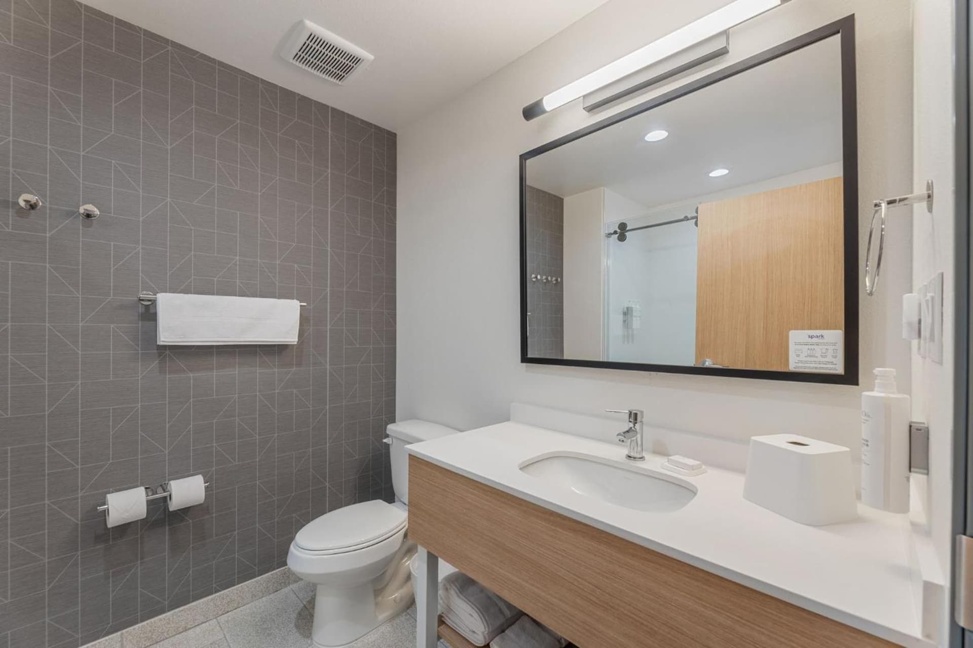 Spark By Hilton Garland Dallas East gallery photo in Garland, TX — image 33