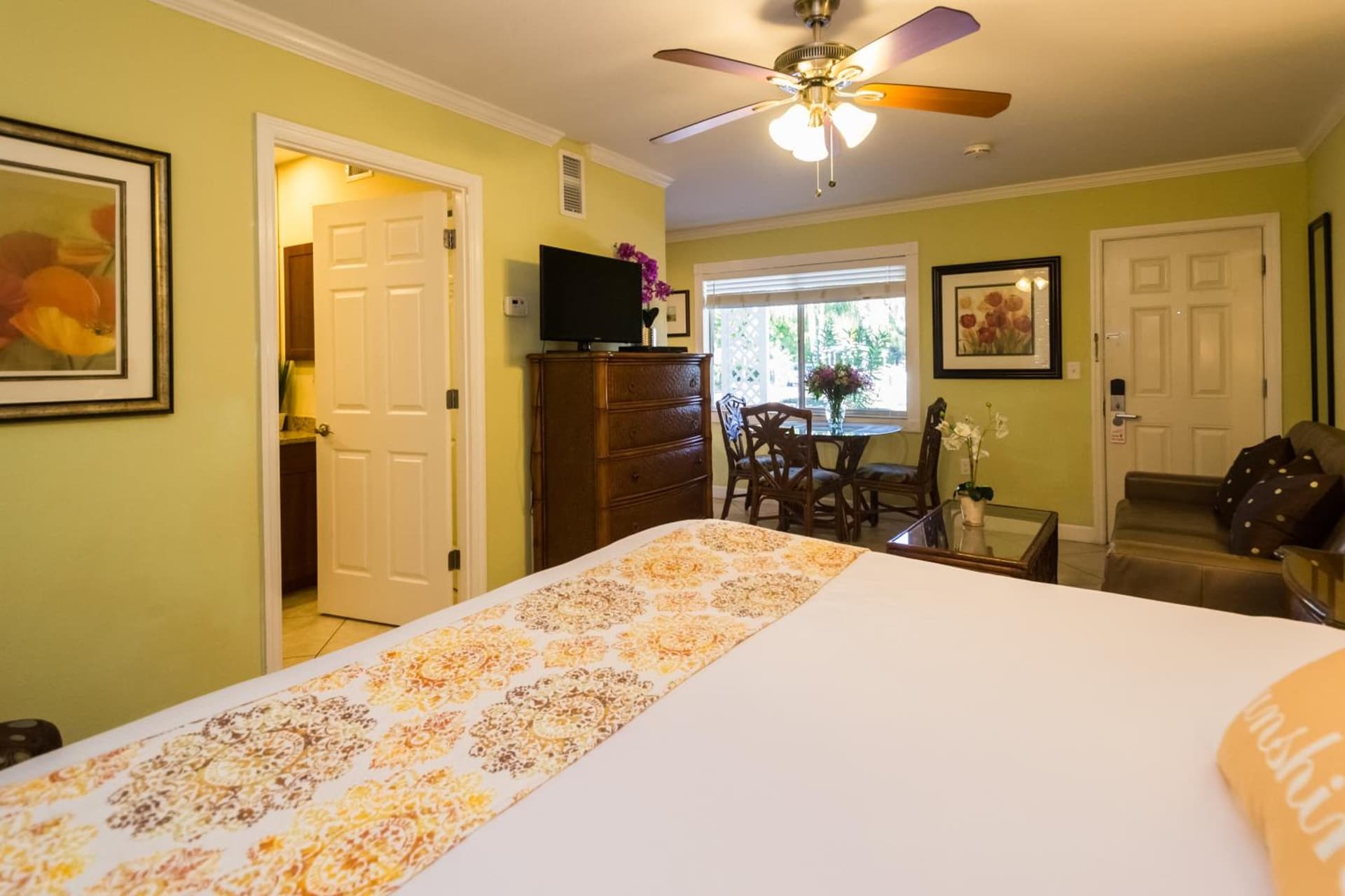 Tropical Beach Resorts - Sarasota gallery photo in Sarasota, FL — image 117