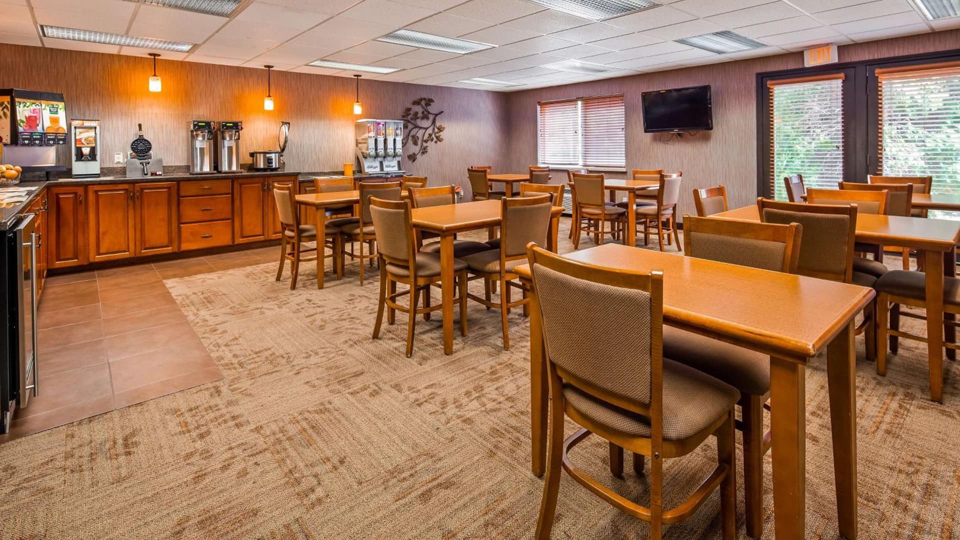 Best Western Plus Concord Inn property views in Minocqua, WI — gallery photo 3
