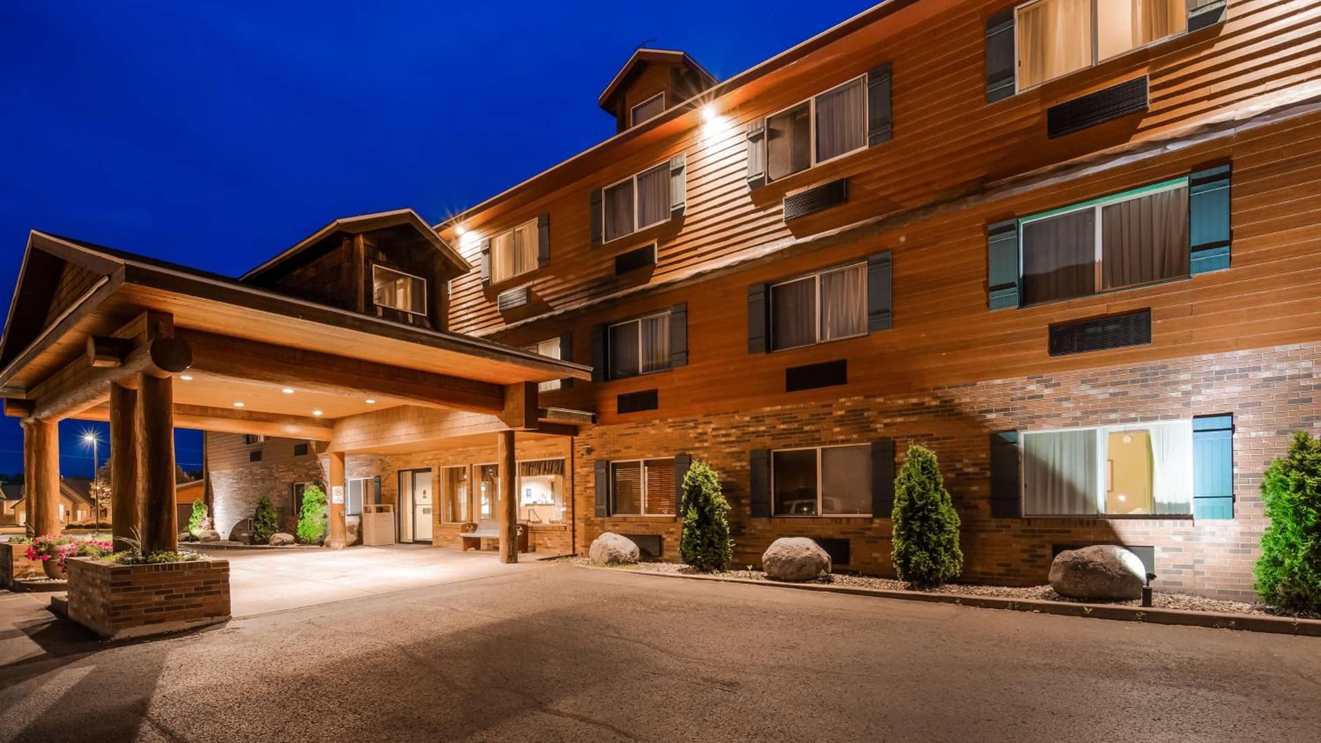 Best Western Plus Concord Inn featured exterior or lobby in Minocqua, WI — similar hotel