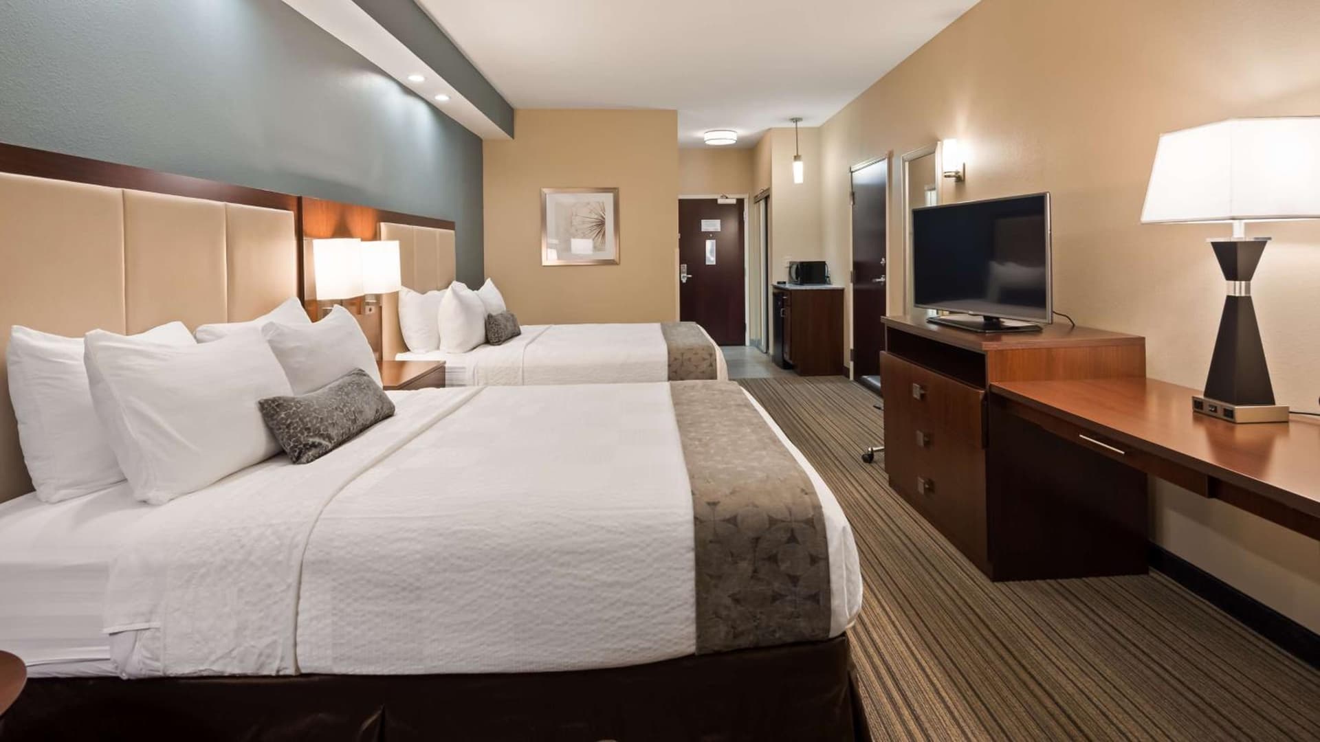 Best Western Plus Boardman Inn & Suites gallery photo in Poland, OH — image 4