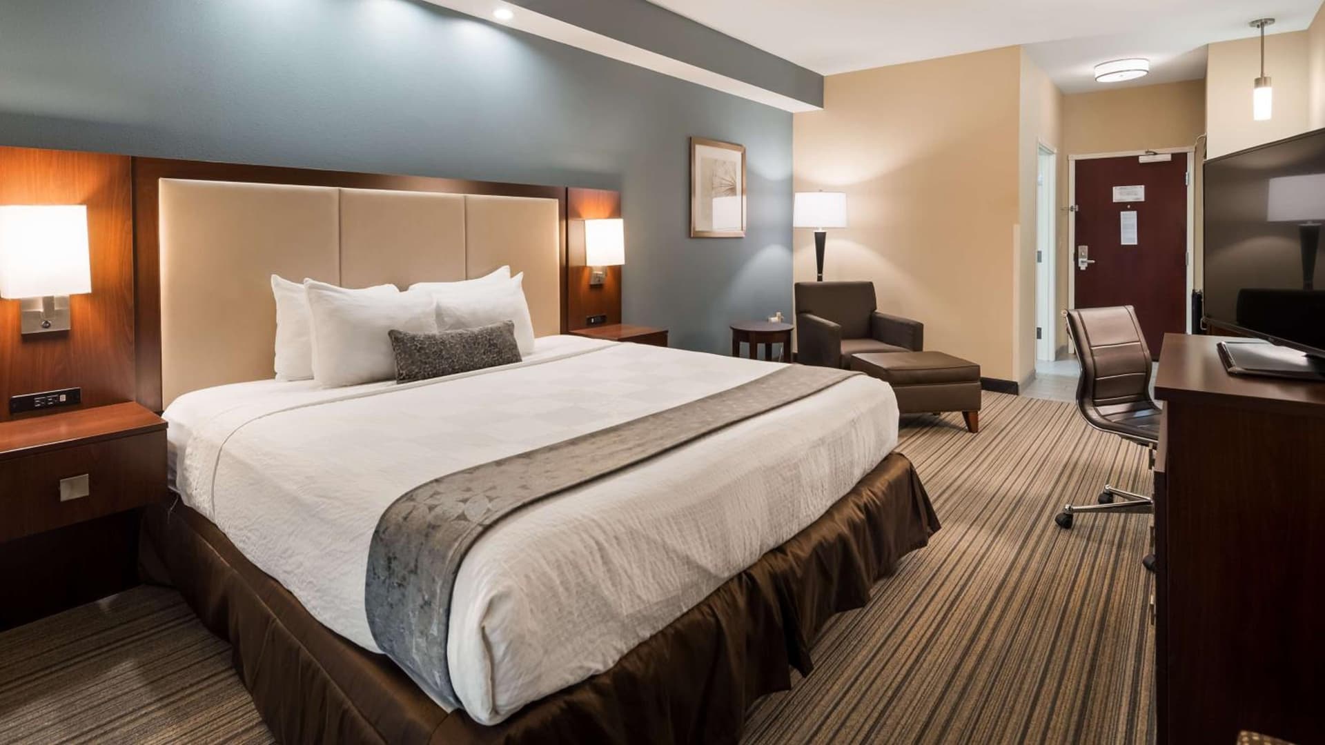 Best Western Plus Boardman Inn & Suites gallery photo in Poland, OH — image 13