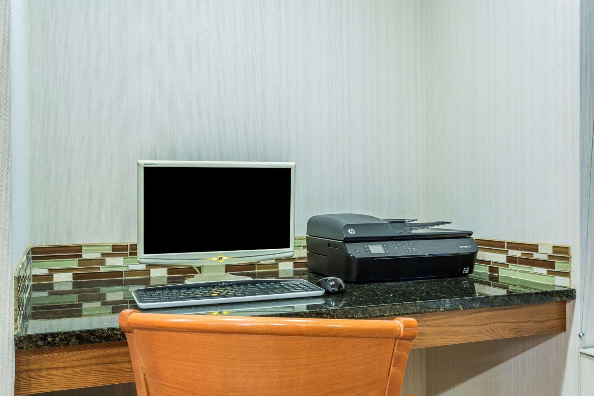 Days Inn & Suites by Wyndham Logan gallery photo in Logan, UT — image 11