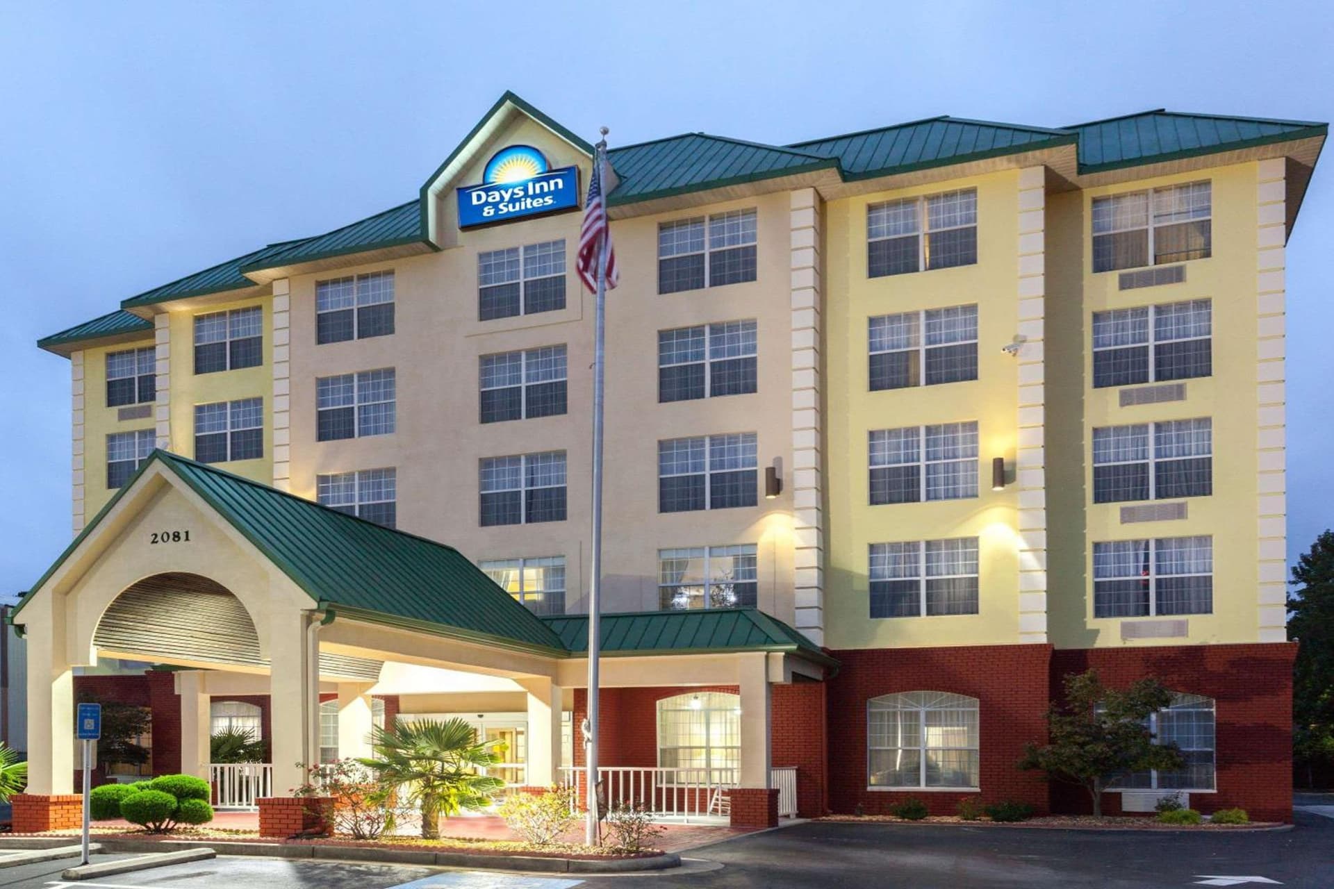 Days Inn & Suites by Wyndham Tucker/Northlake — hotel in Tucker, Georgia
