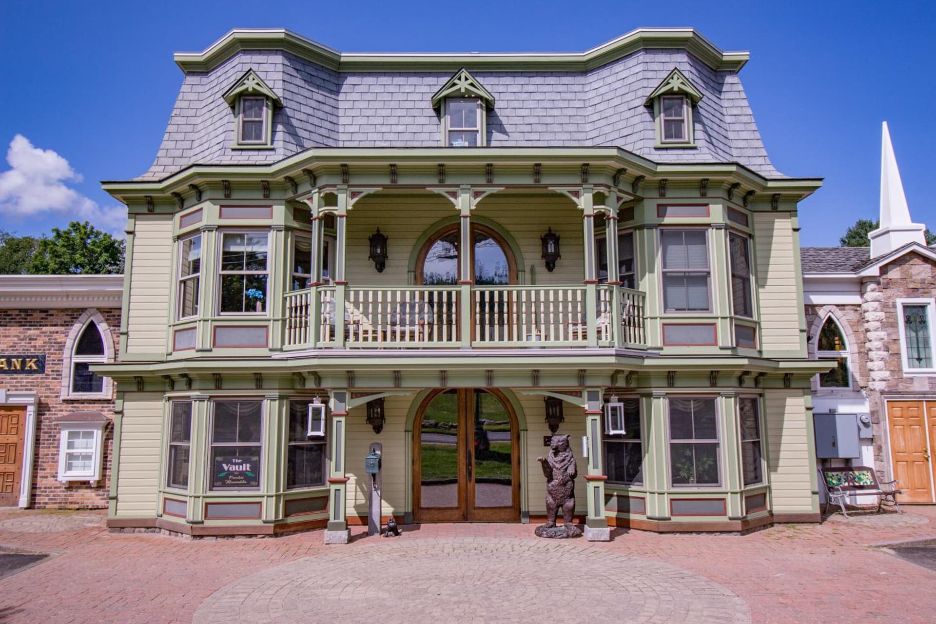 Adventure Suites exterior or lobby in North Conway, NH — main listing photo
