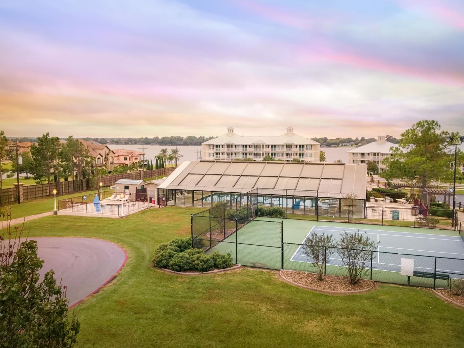 Holiday Inn Club Vacations Piney Shores Resort at Lake Conroe interior in Conroe, TX — gallery photo 2