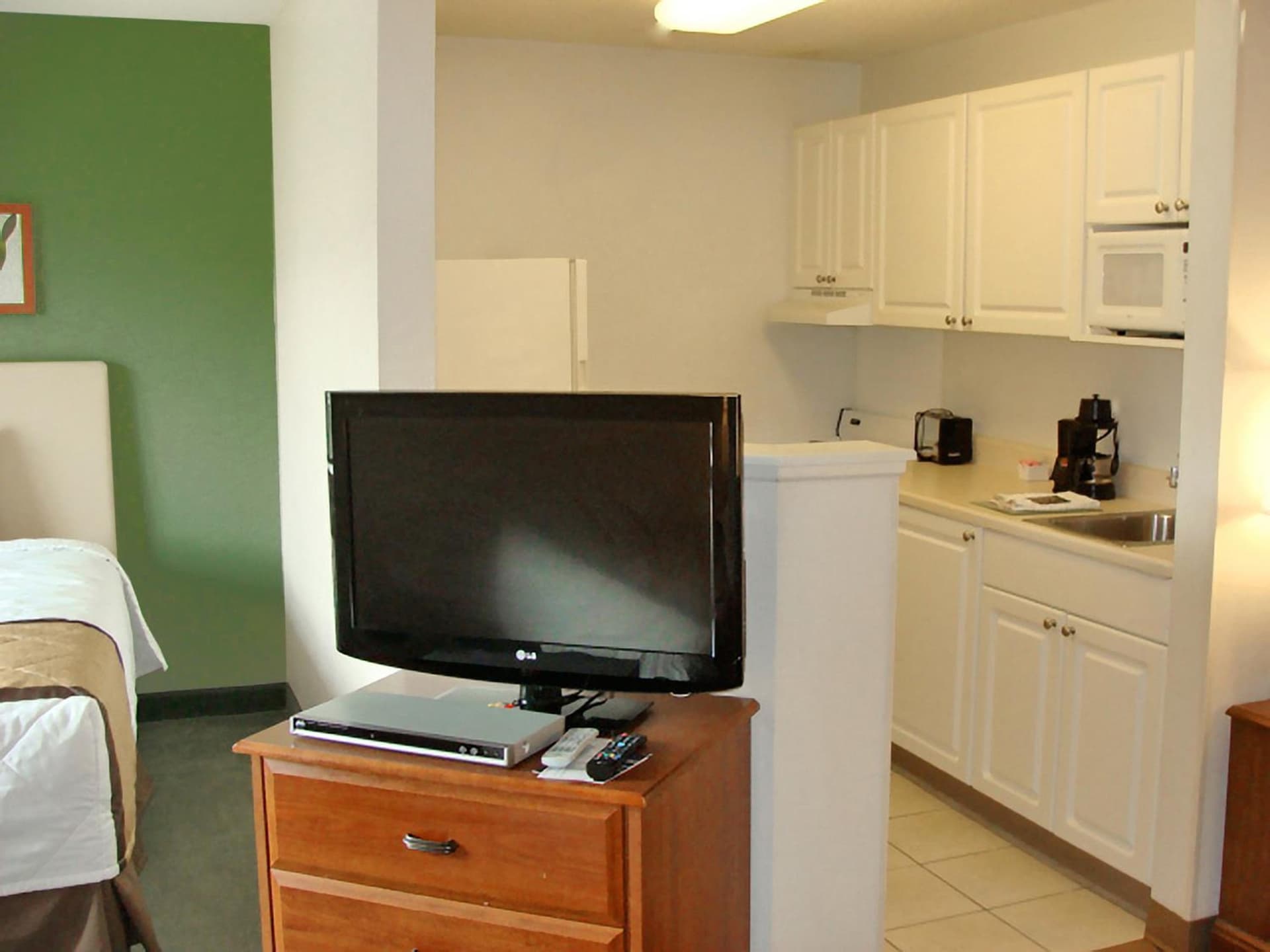 Extended Stay America Select Suites - Rockford - State Street gallery photo in Rockford, IL — image 55