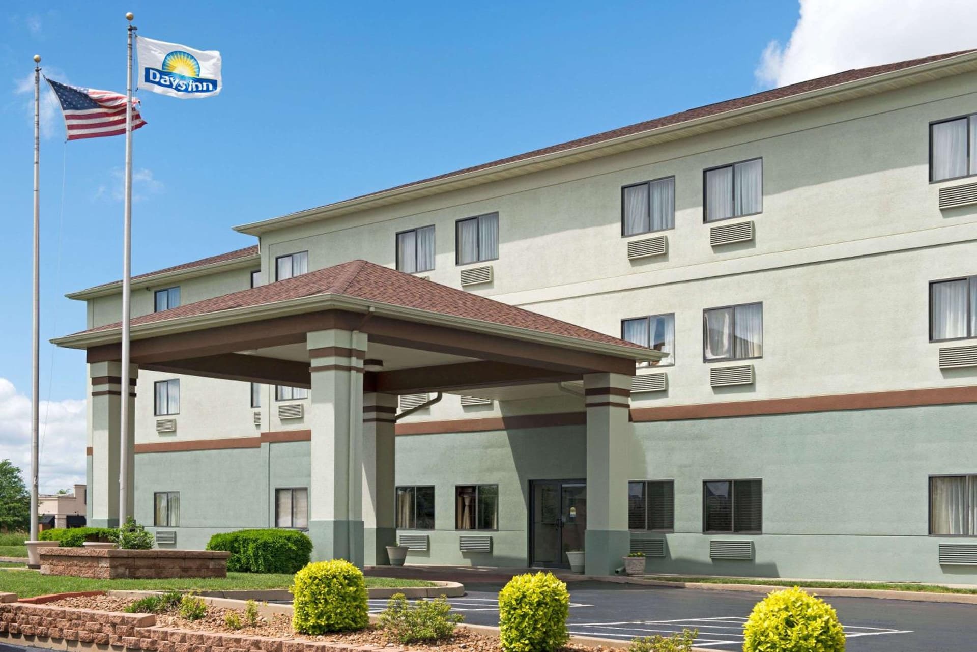 Days Inn by Wyndham Collinsville St Louis interior in Collinsville, IL — gallery photo 2