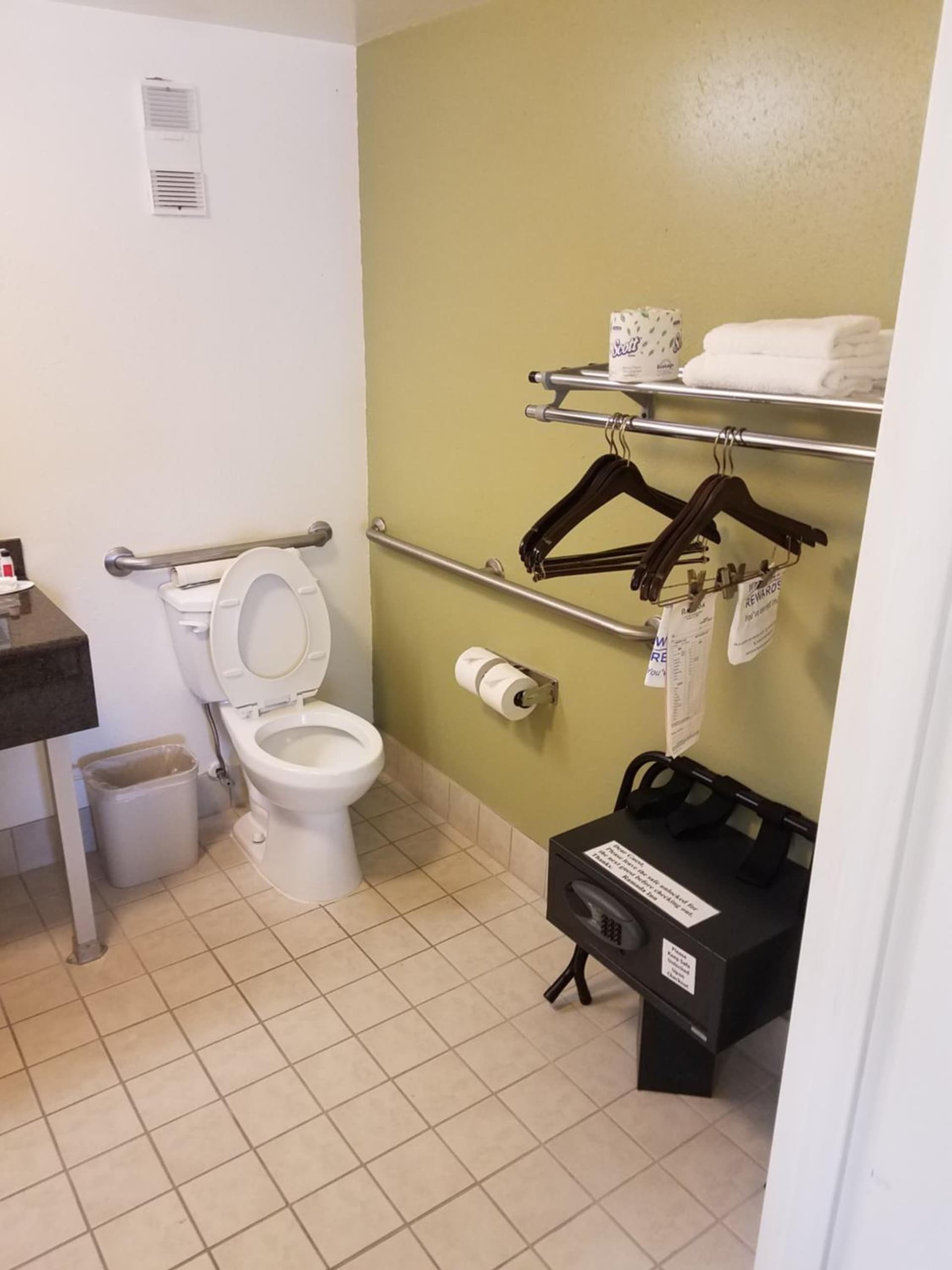 Ramada by Wyndham Temple Terrace/Tampa North gallery photo in Tampa, FL — image 12
