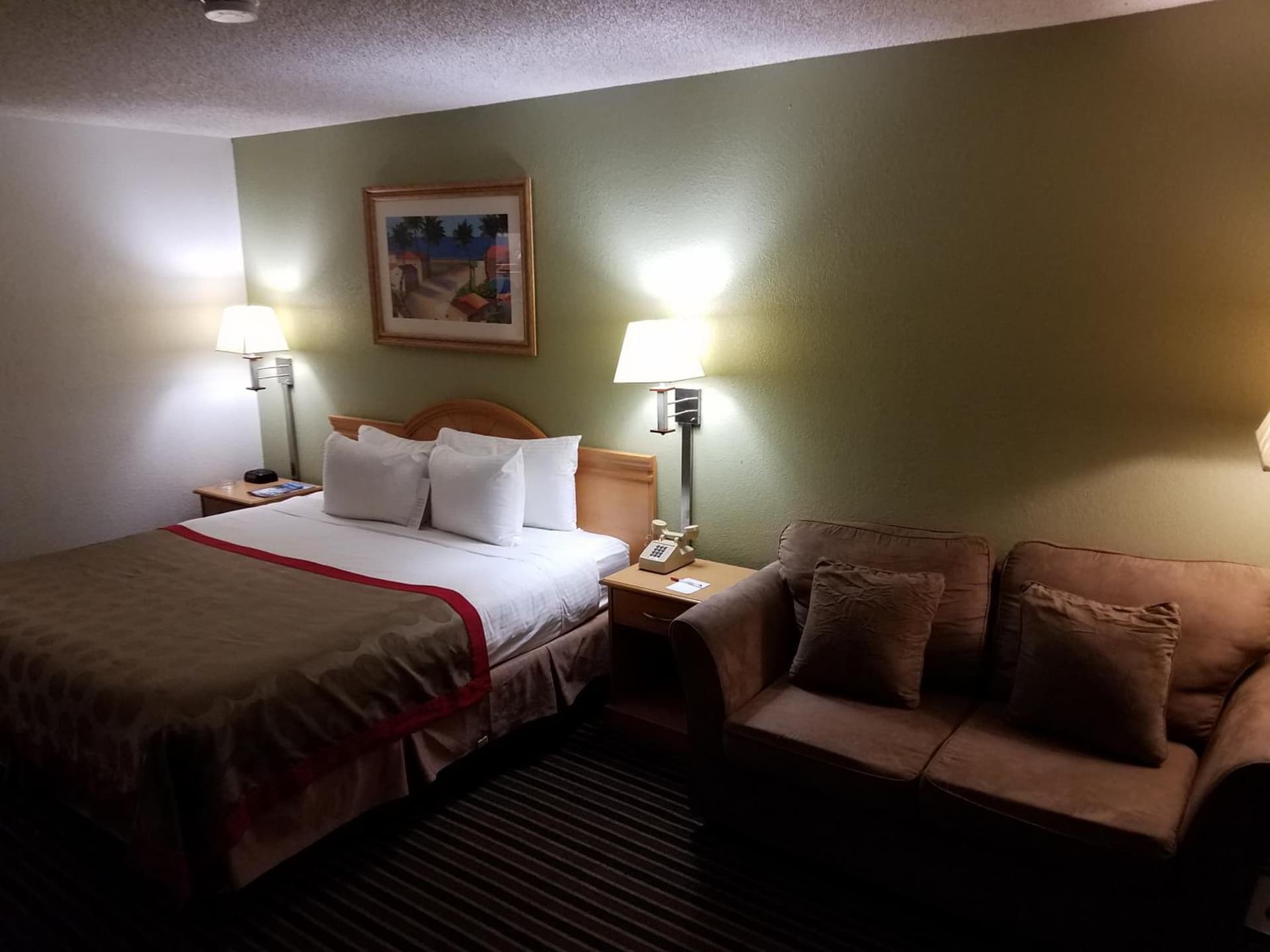 Ramada by Wyndham Temple Terrace/Tampa North gallery photo in Tampa, FL — image 27