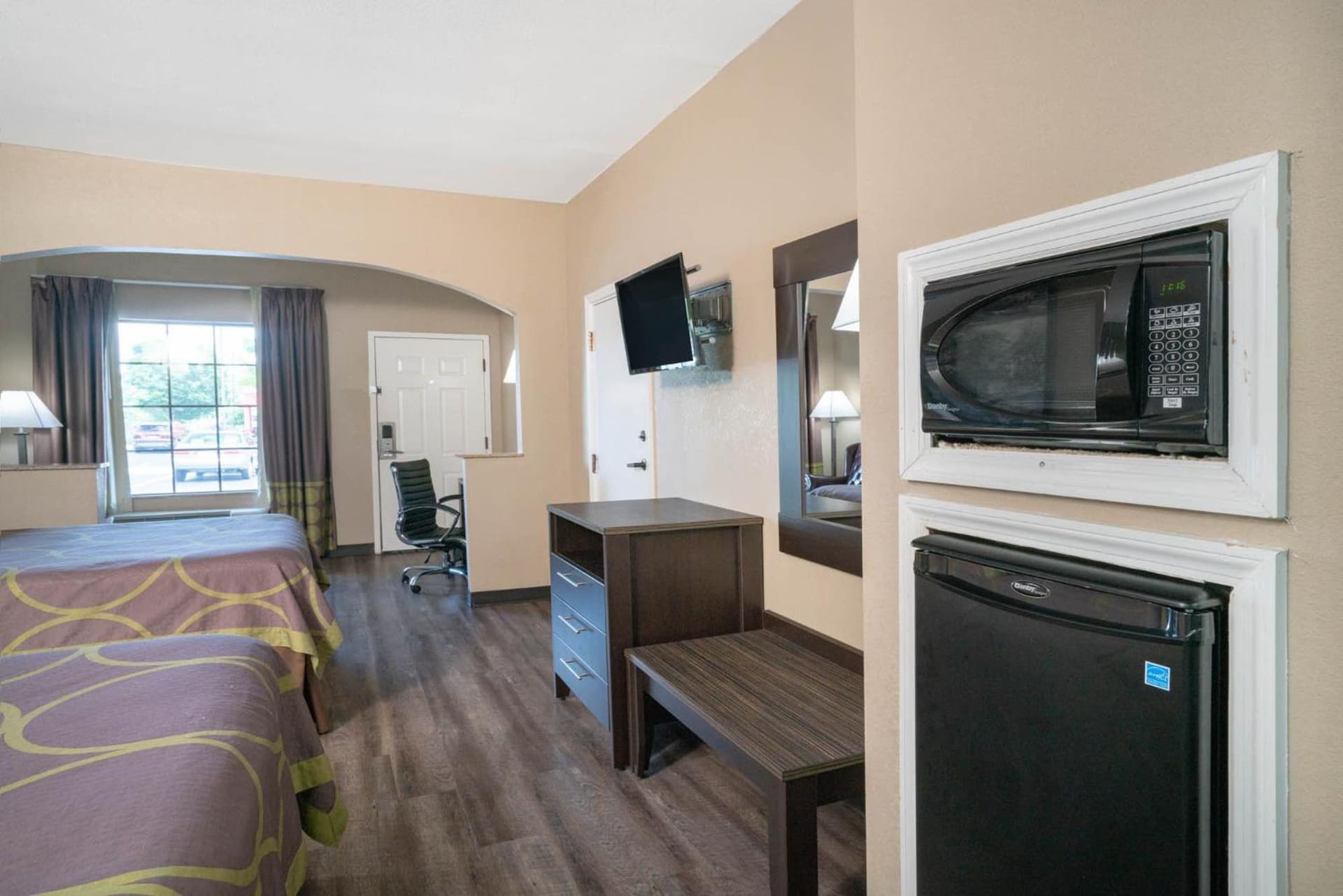 Super 8 by Wyndham Murfreesboro gallery photo in Murfreesboro, TN — image 11