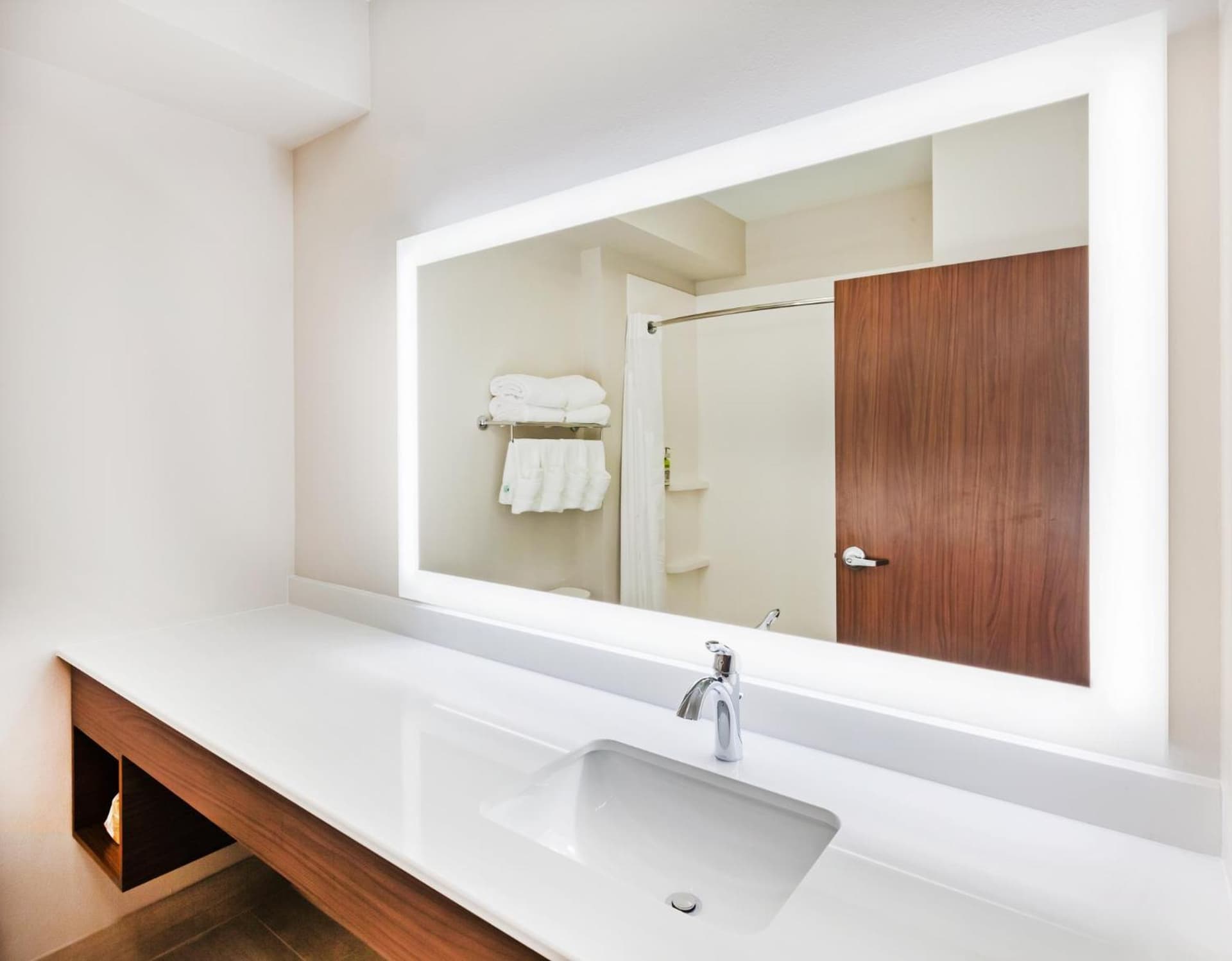 Holiday Inn Express & Suites - Lenexa - Overland Park Area by IHG gallery photo in Lenexa, KS — image 36