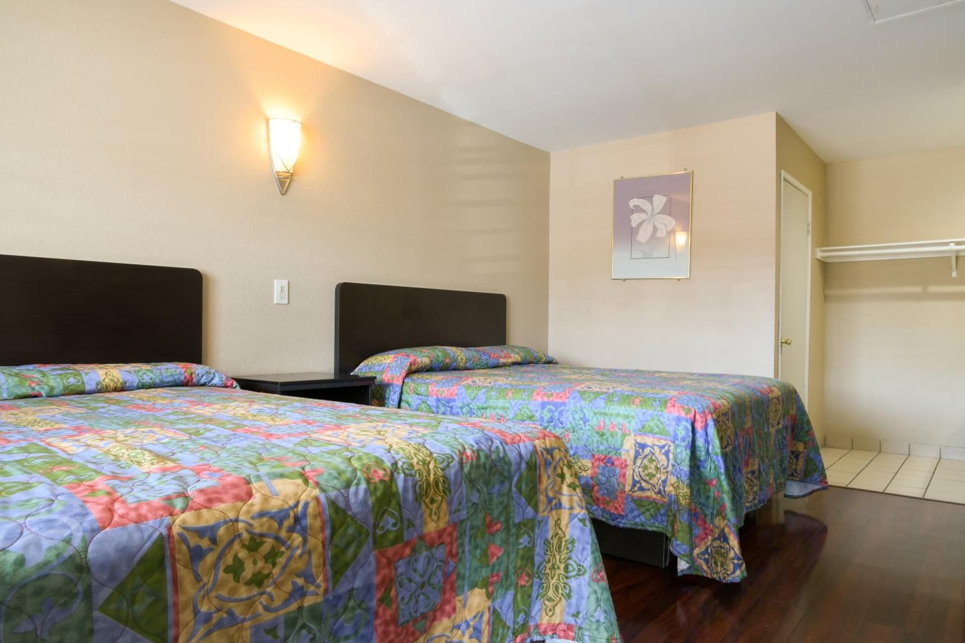 Covina Motel gallery photo in West Covina, CA — image 5