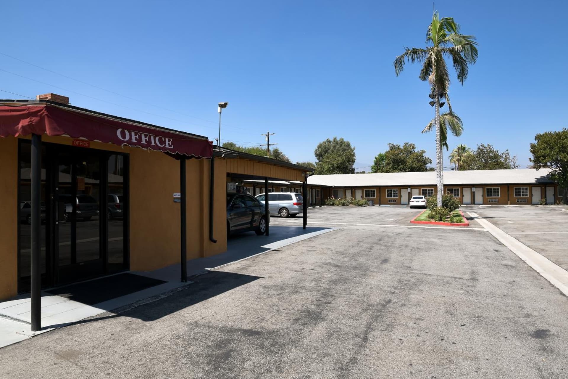 Covina Motel interior in West Covina, CA — gallery photo 2