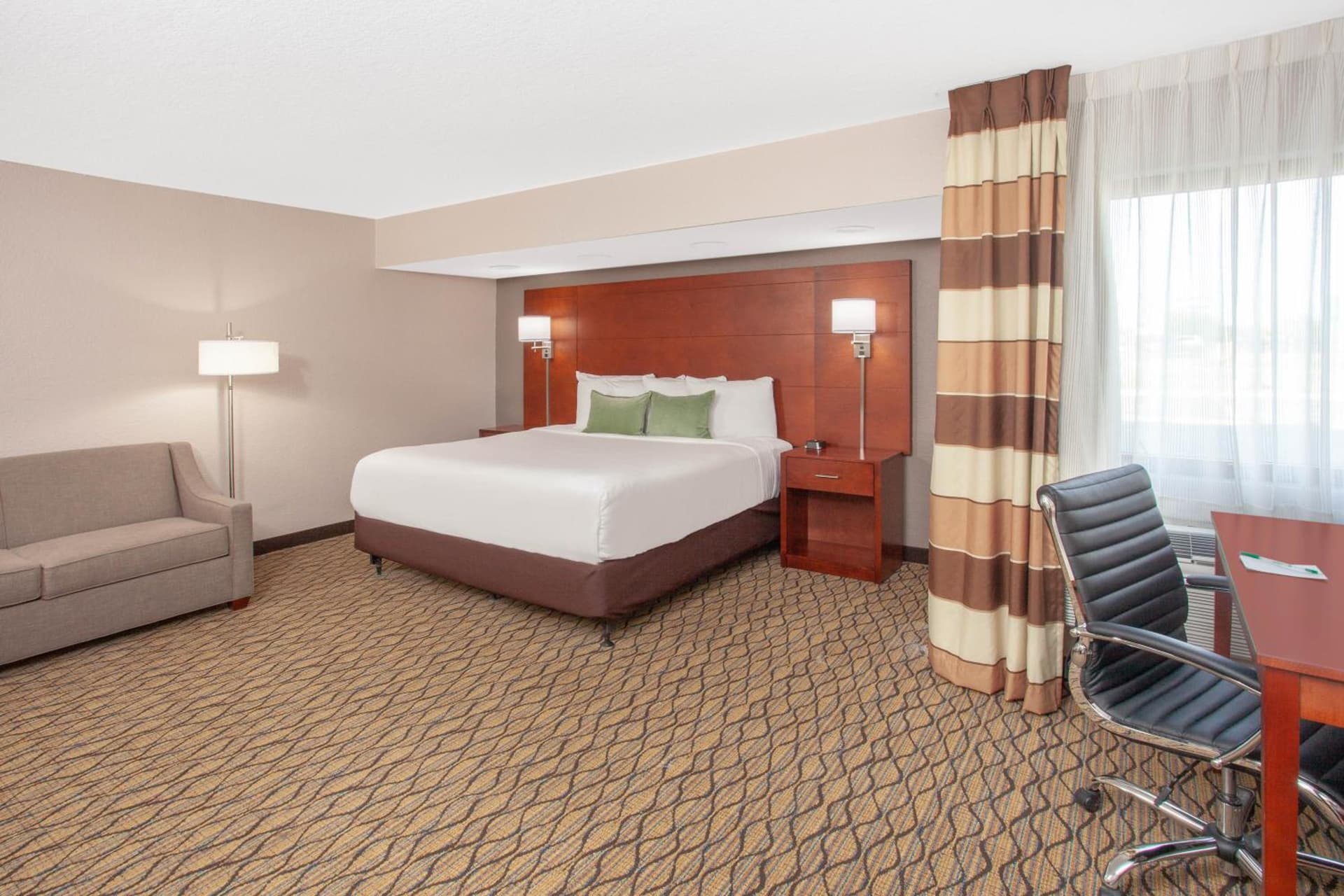 Wyndham Garden Fort Wayne property views in Fort Wayne, IN — gallery photo 3
