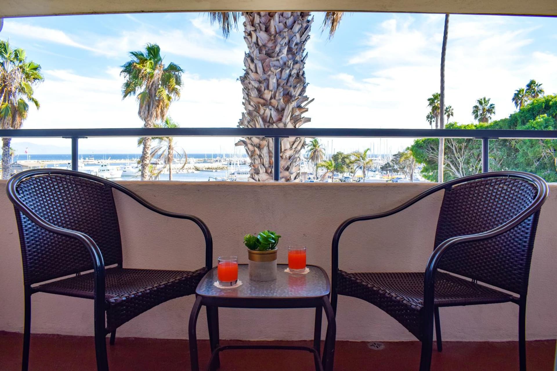 Beachside Inn gallery photo in Santa Barbara, CA — image 192