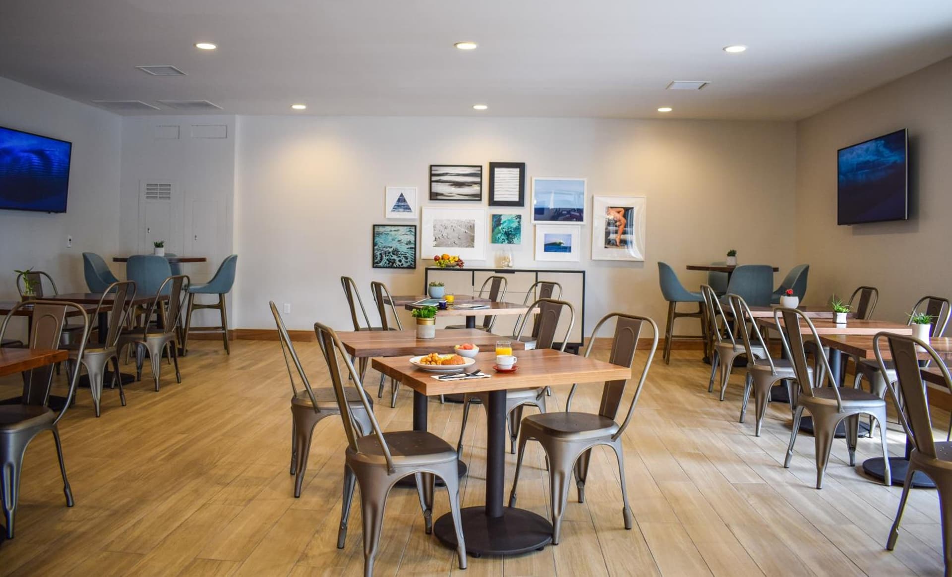 Beachside Inn gallery photo in Santa Barbara, CA — image 126