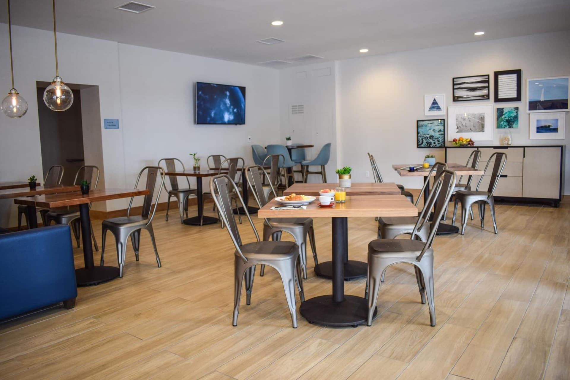 Beachside Inn gallery photo in Santa Barbara, CA — image 159