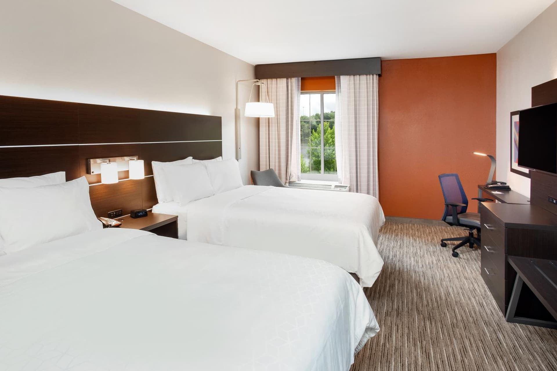 Holiday Inn Express Haskell-Wayne Area by IHG interior in Haskell, NJ — gallery photo 2