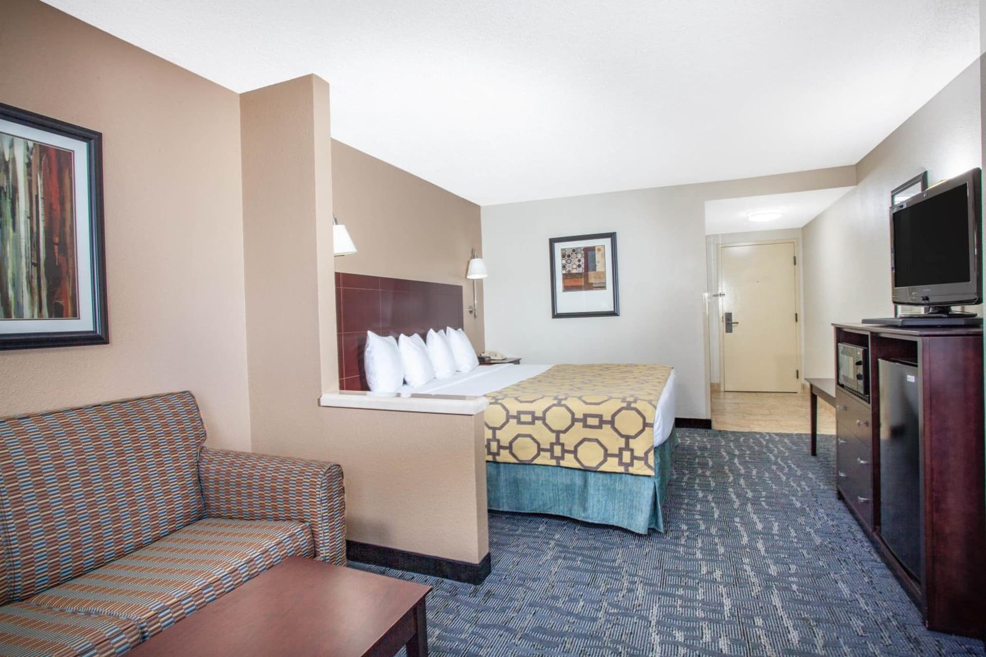 Baymont by Wyndham Saraland gallery photo in Saraland, AL — image 41